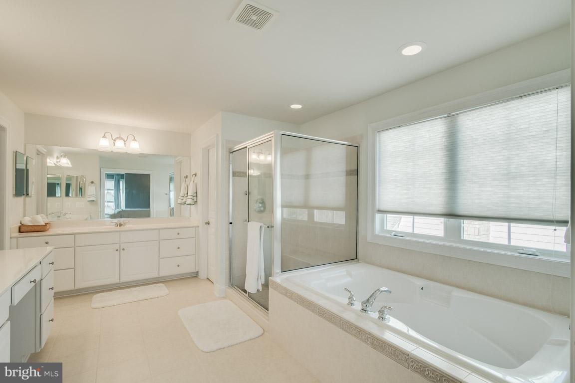 LAUREL HILL LANDBAY - Residential