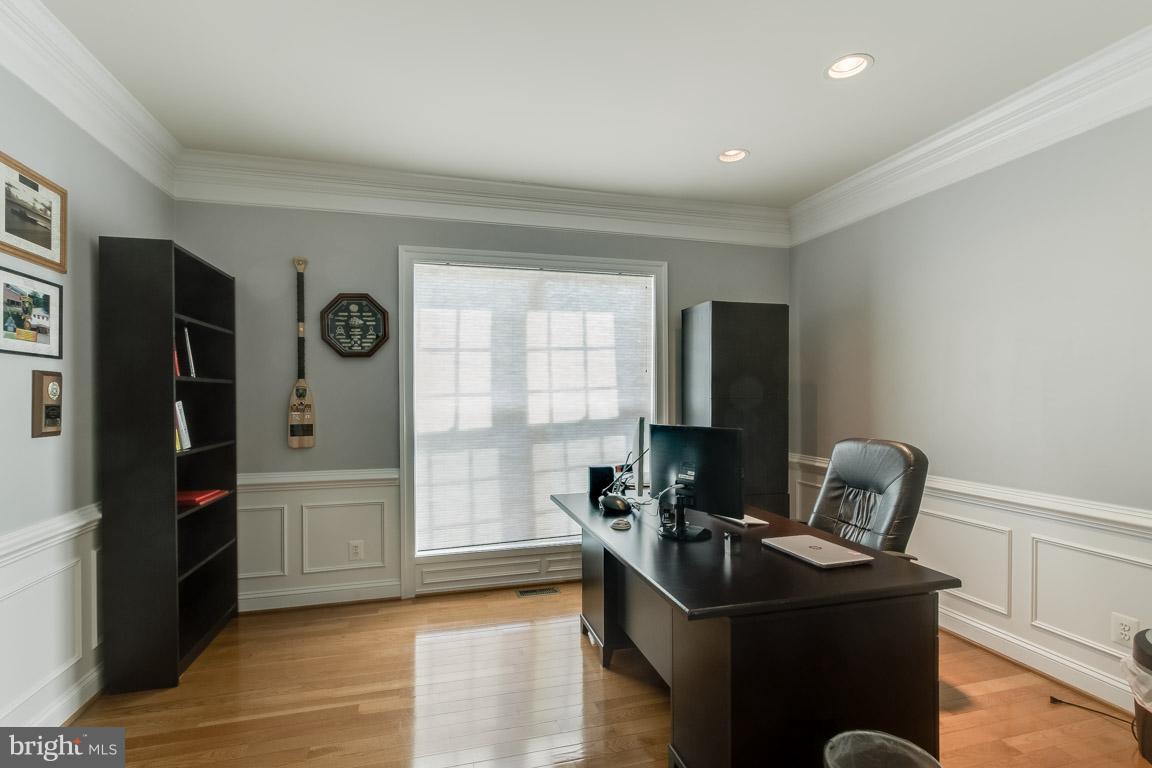 LAUREL HILL LANDBAY - Residential