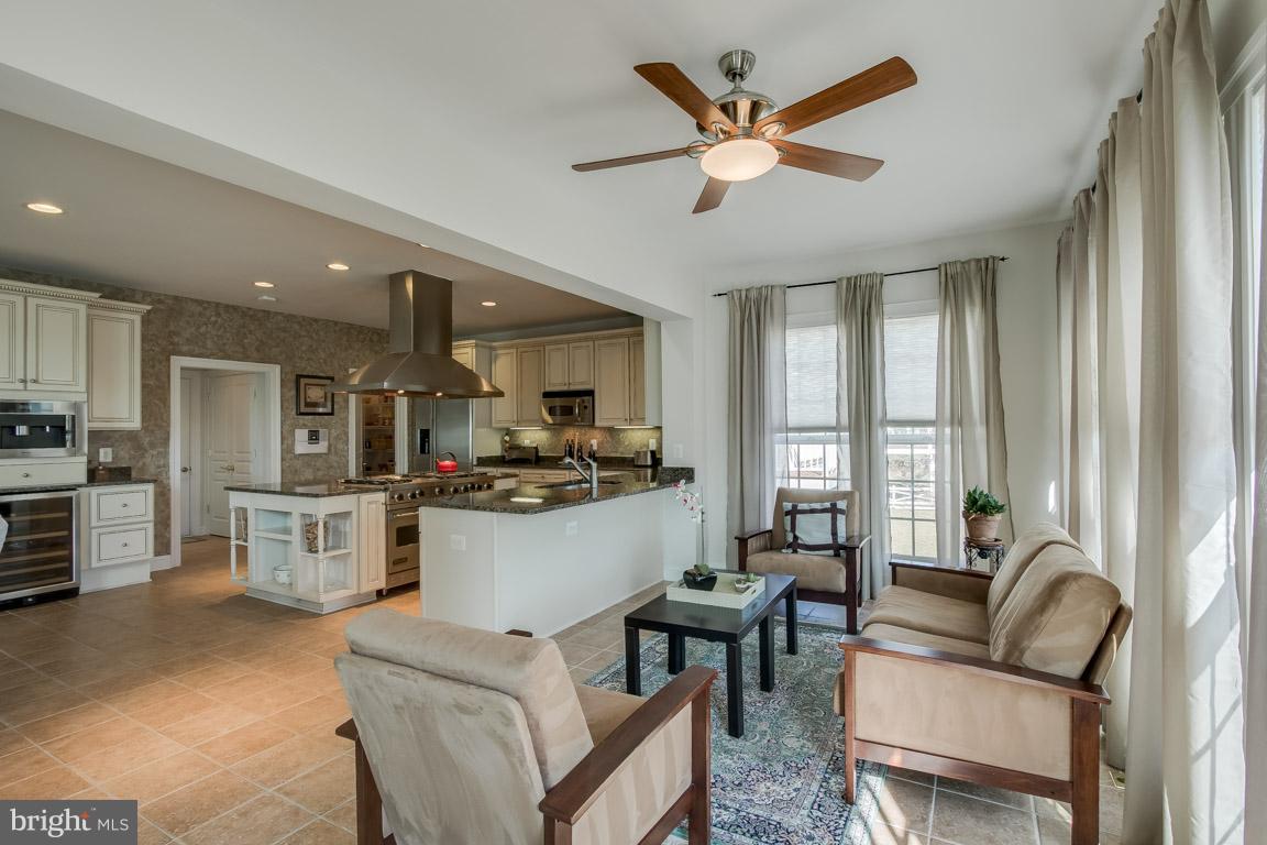 LAUREL HILL LANDBAY - Residential