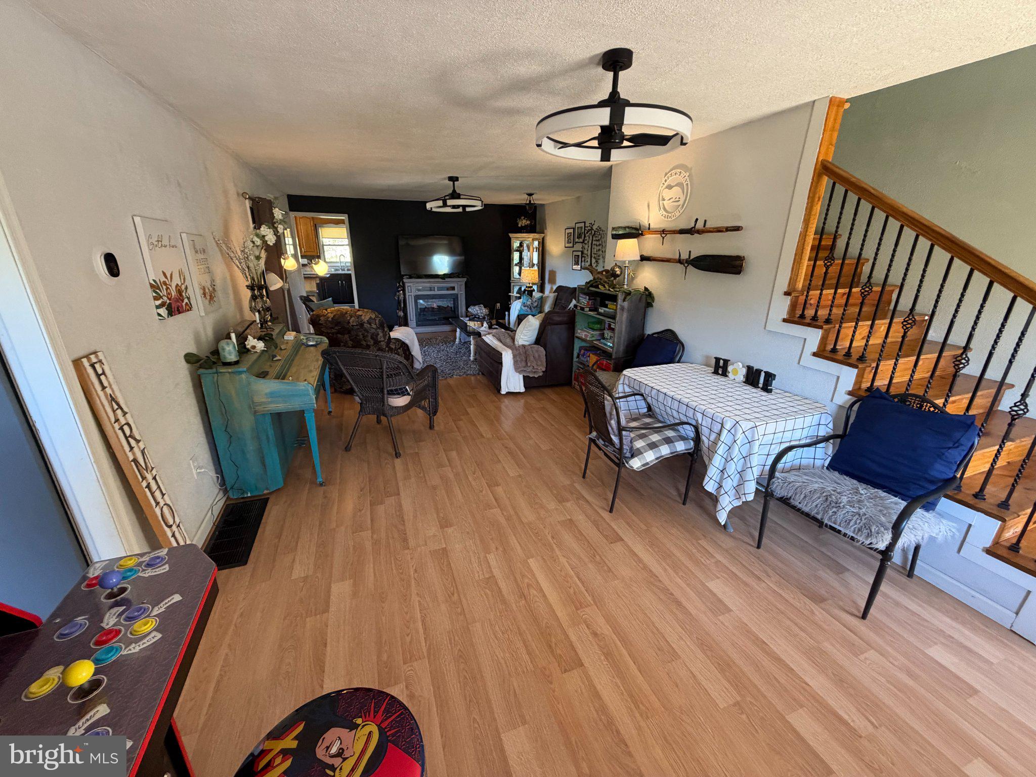 20 HAWLEY LANE