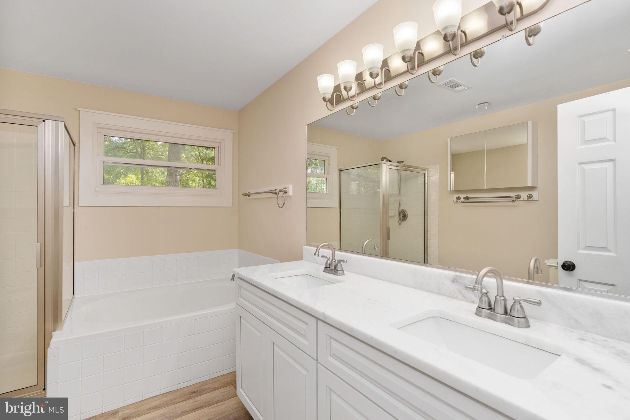 LEE'S HILL - Residential