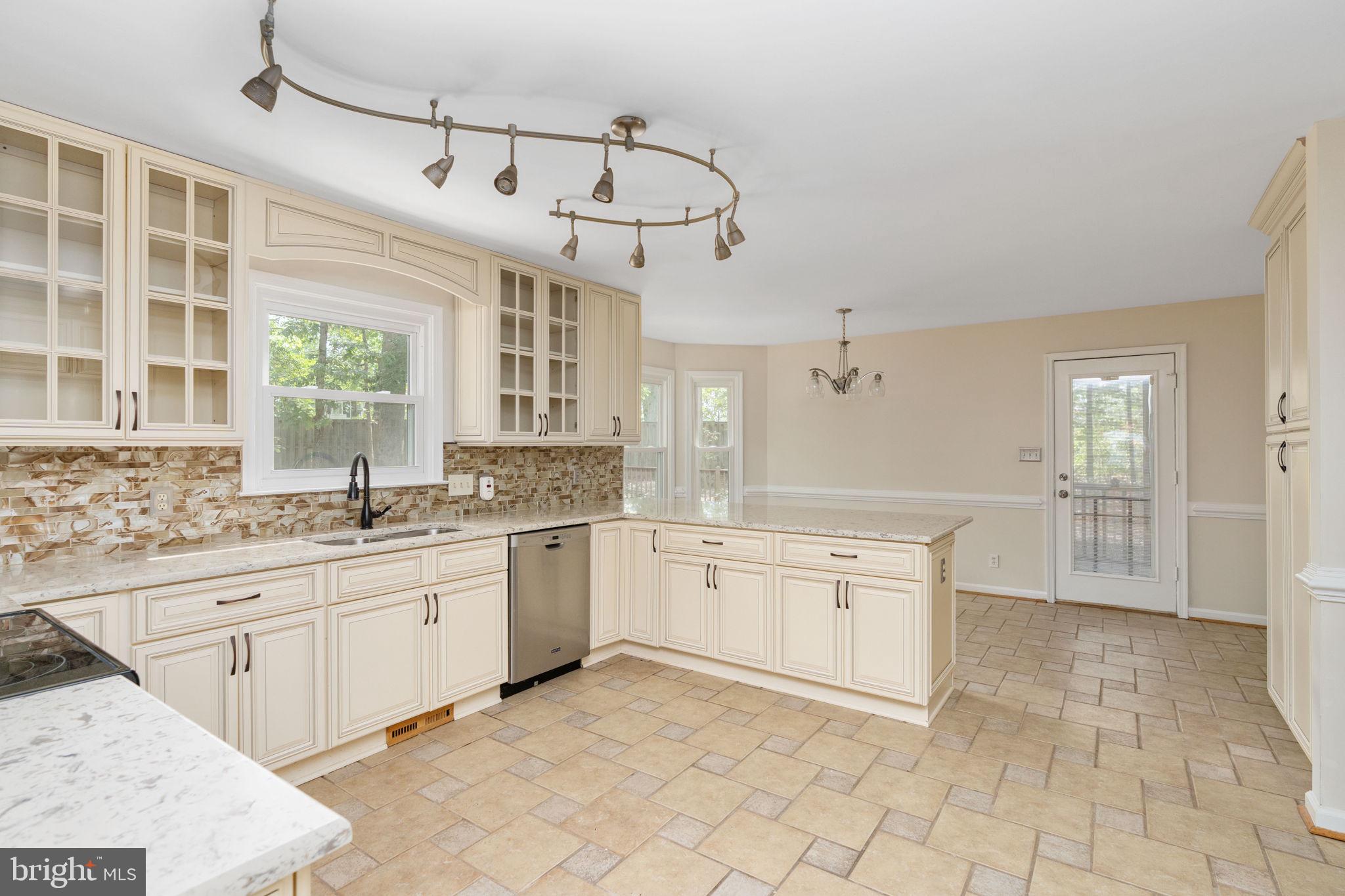 LEE'S HILL - Residential