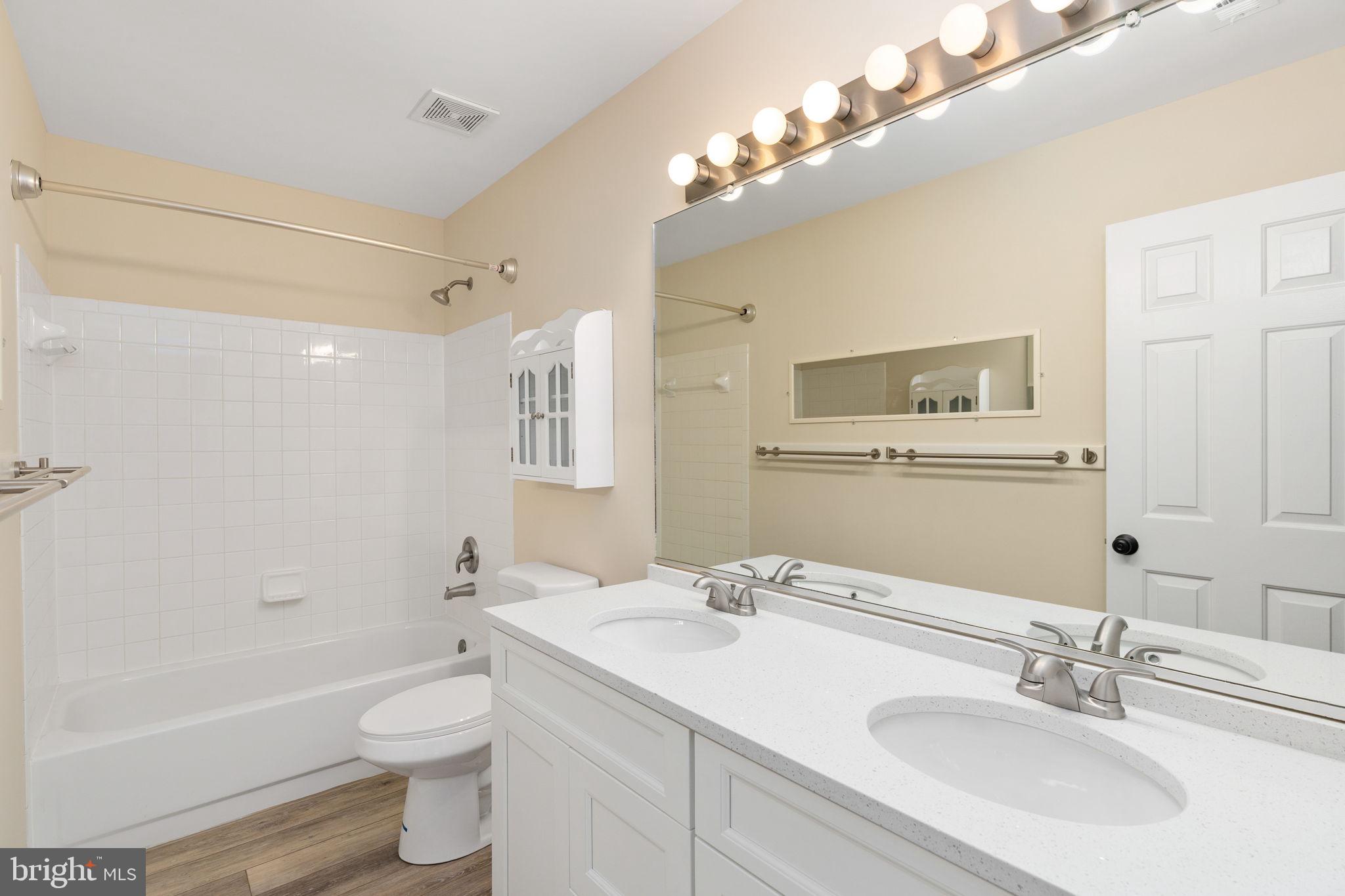 LEE'S HILL - Residential