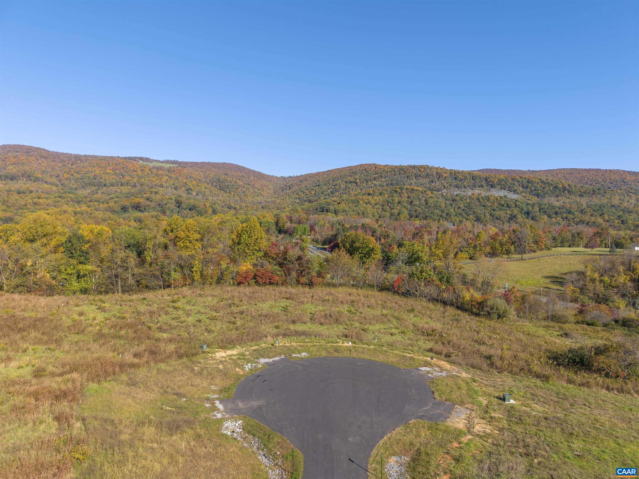 13 STOCKTON CREEK LN