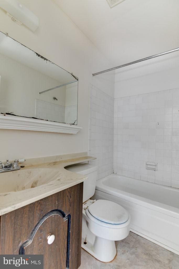 CYRANDALL VALLEY NORTH - Residential Lease