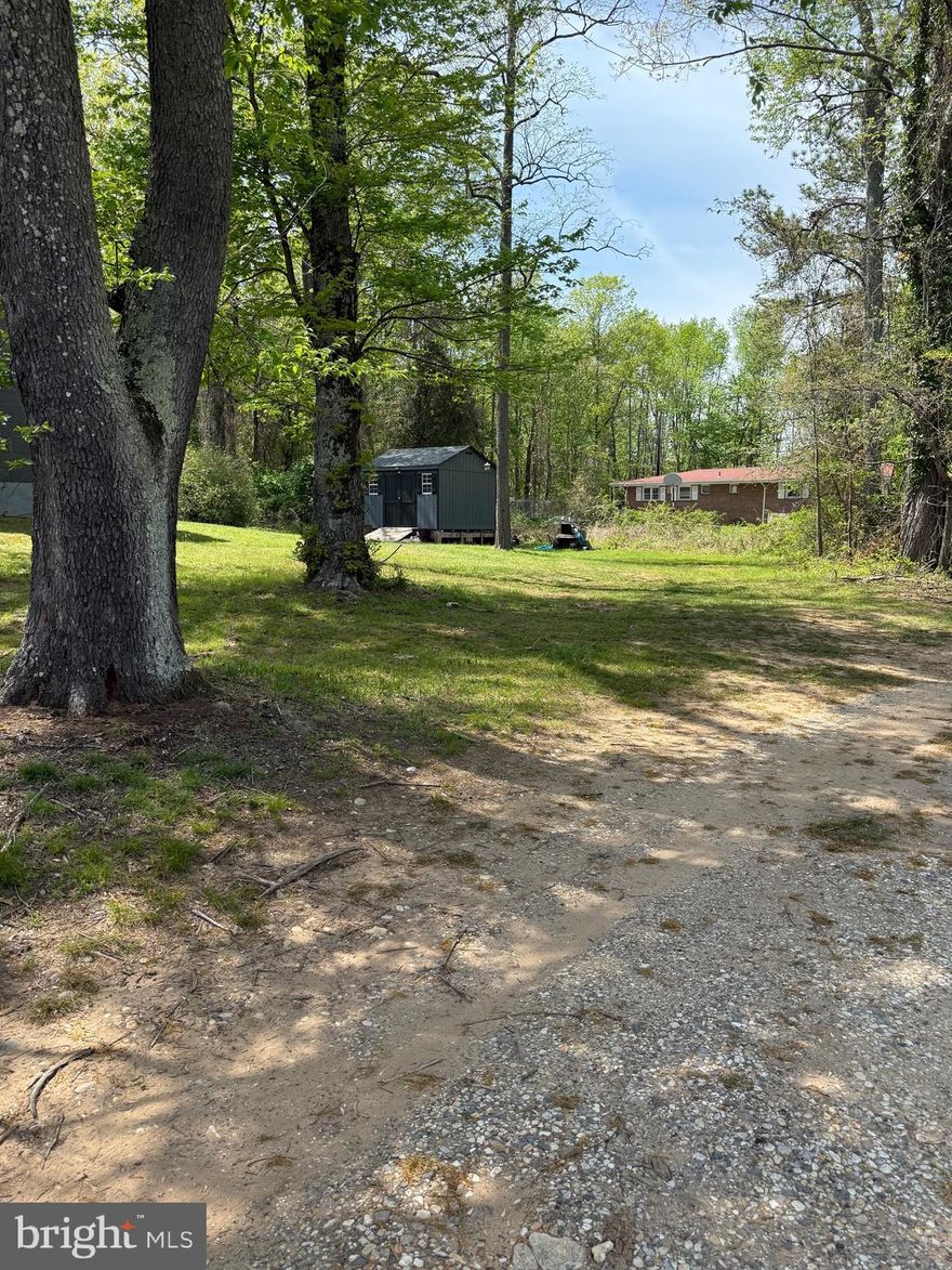 This plot of land is well suited for home construction, and conveniently located near major travel routes, businesses, and attractions. Make an offer, plans are available, see it, love it, and start the build for your new home!