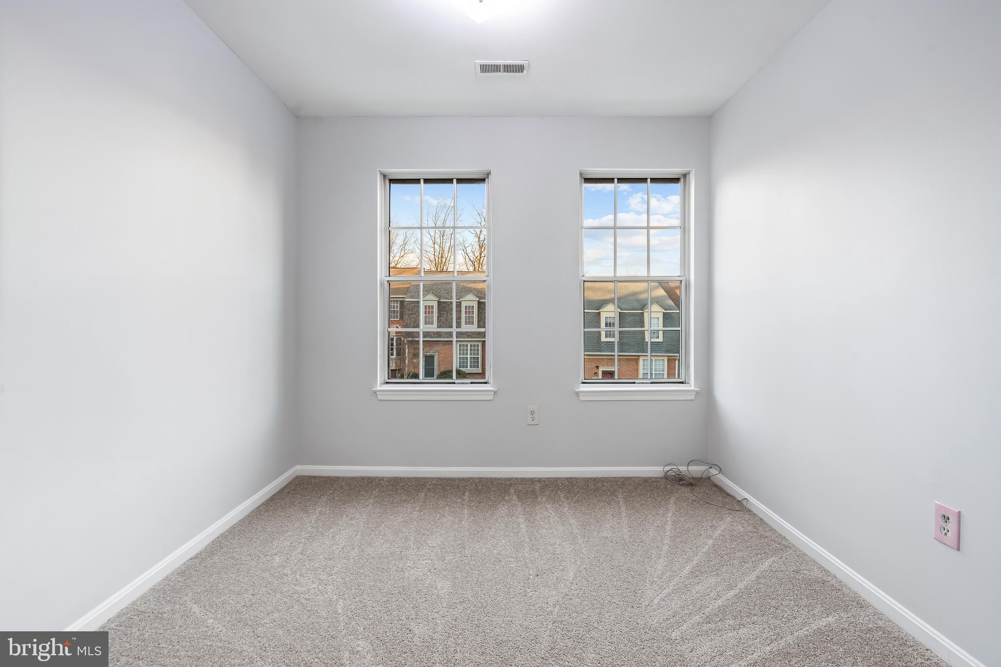 FOREST ESTATES - Residential Lease