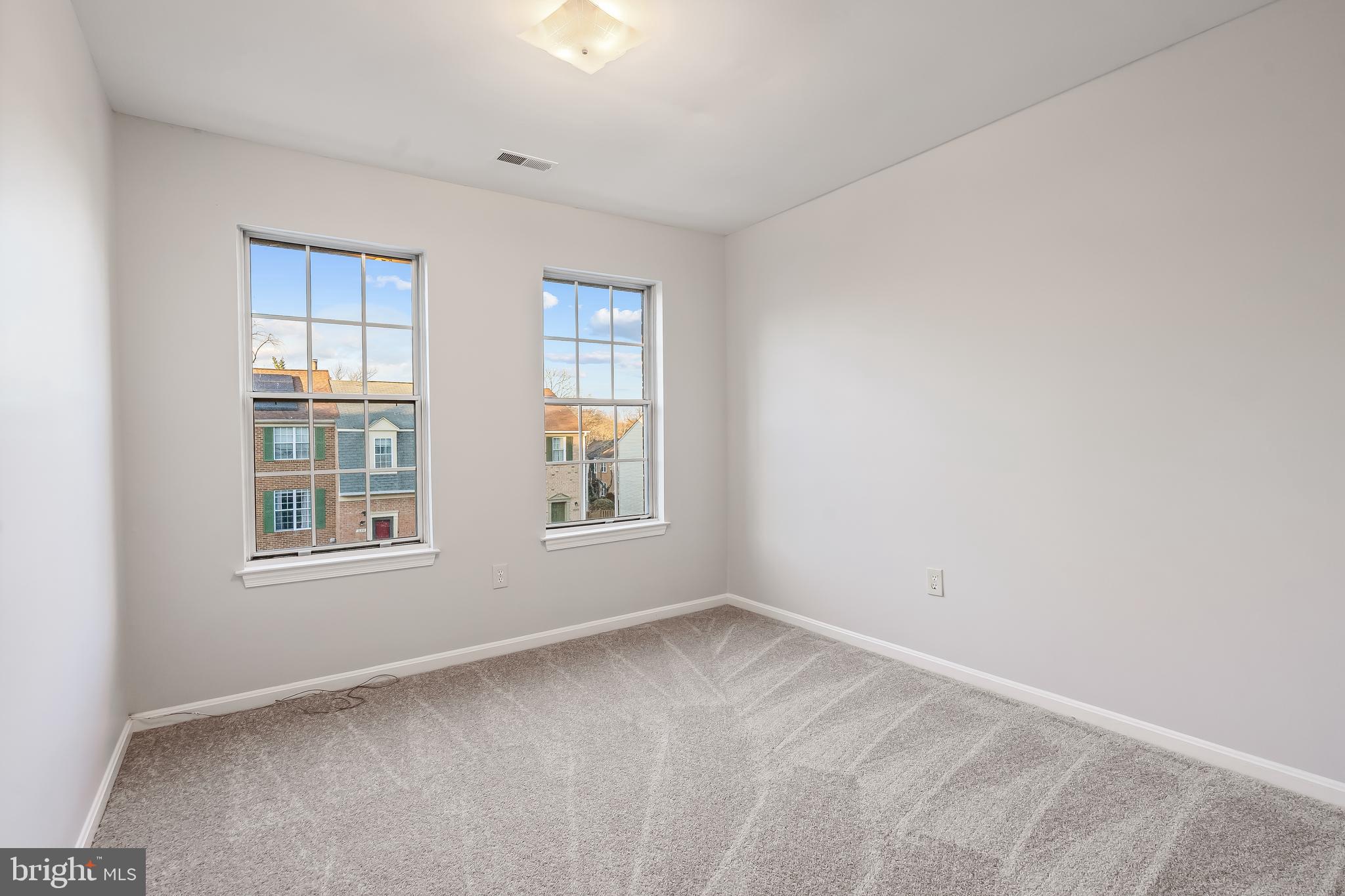 FOREST ESTATES - Residential Lease