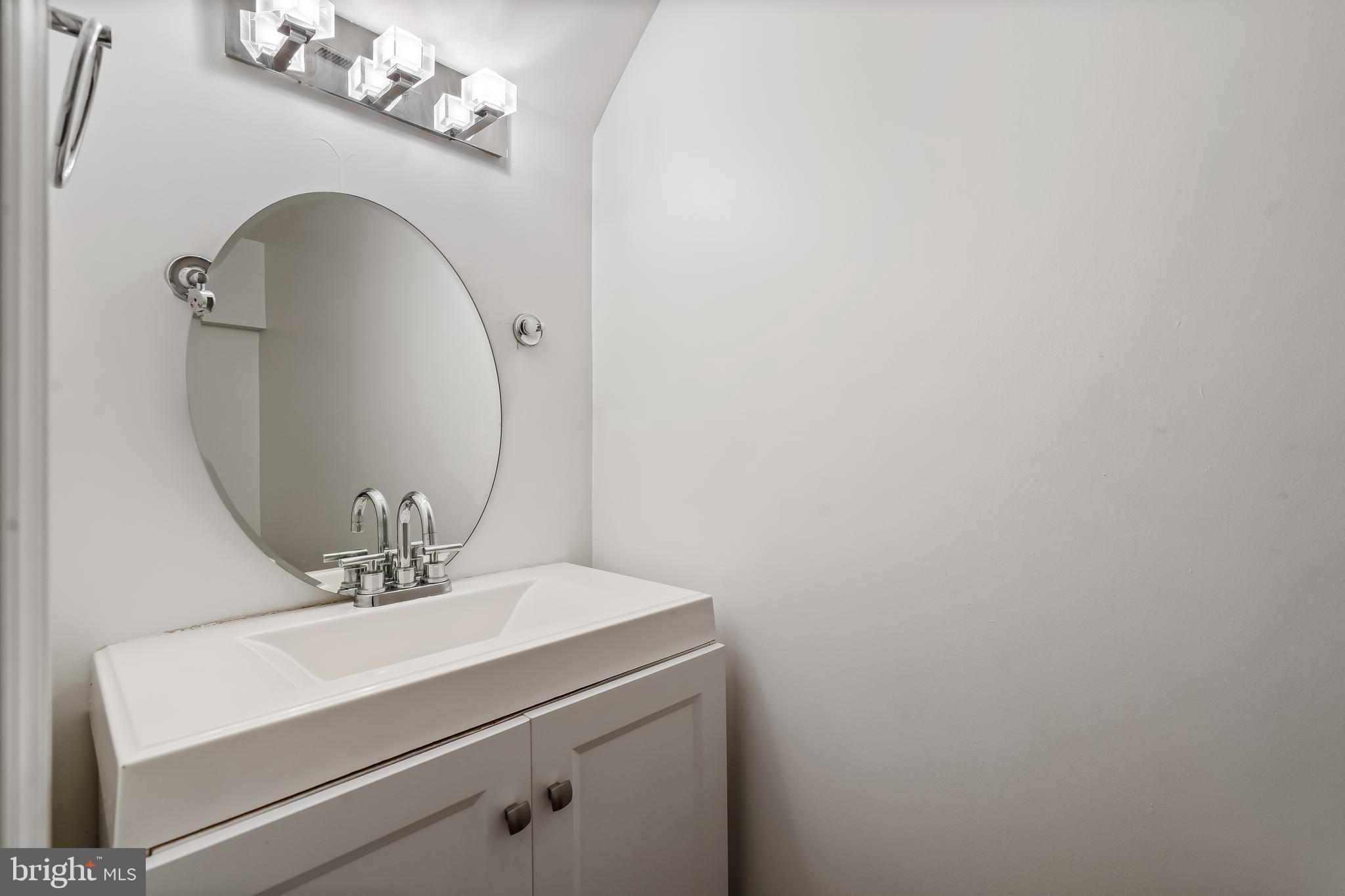 FOREST ESTATES - Residential Lease