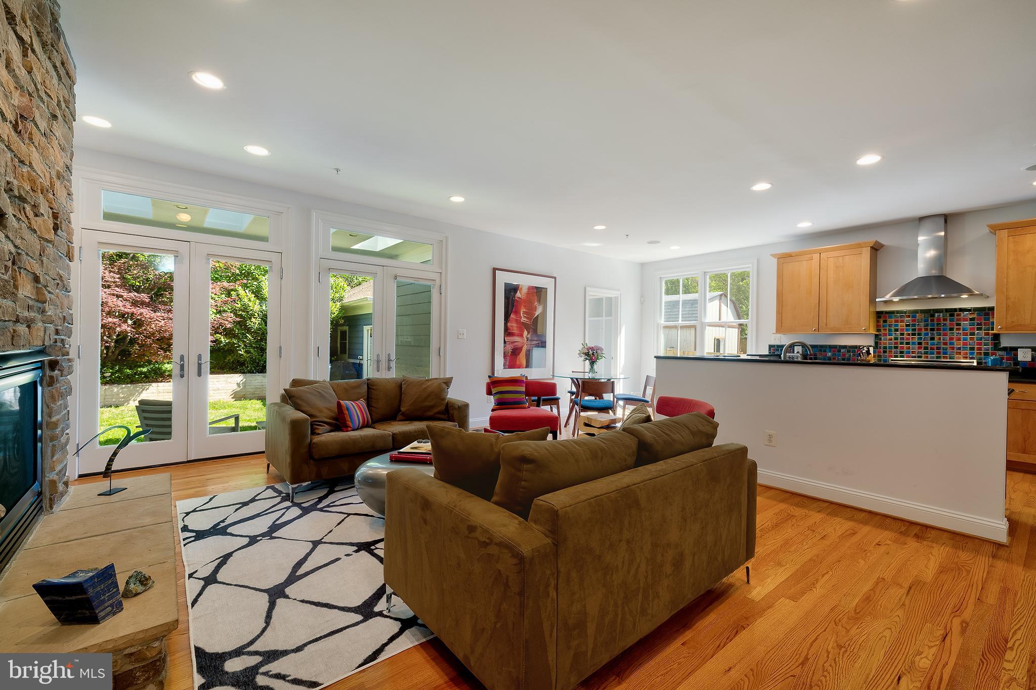 HENDRY ESTATES - Residential