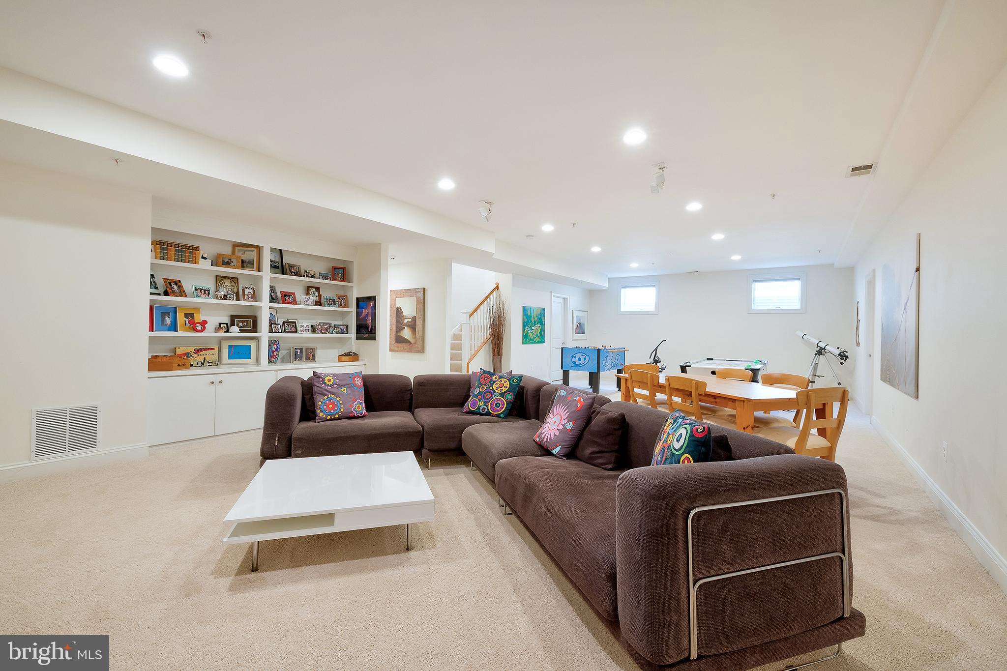 HENDRY ESTATES - Residential