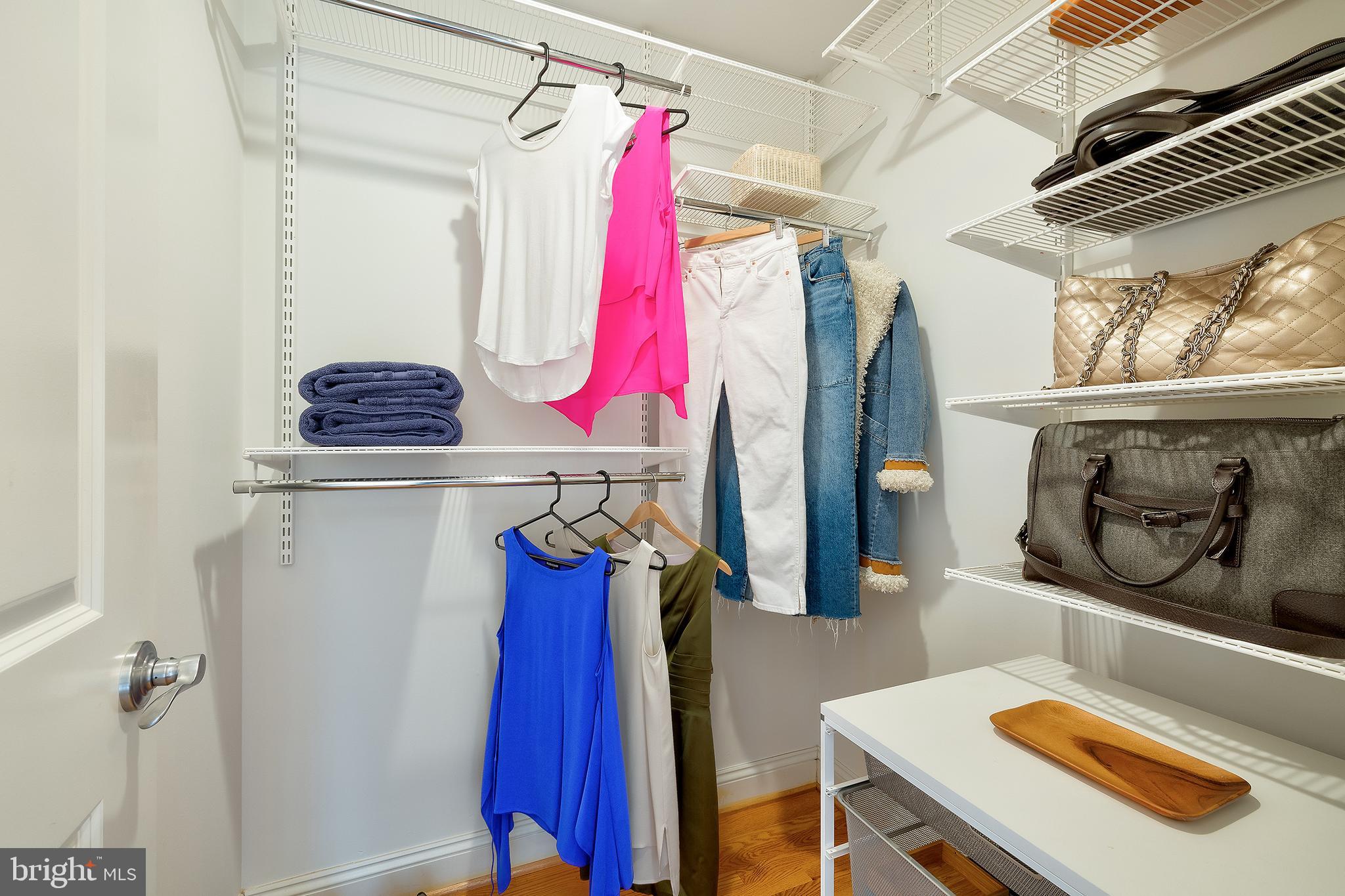 HENDRY ESTATES - Residential