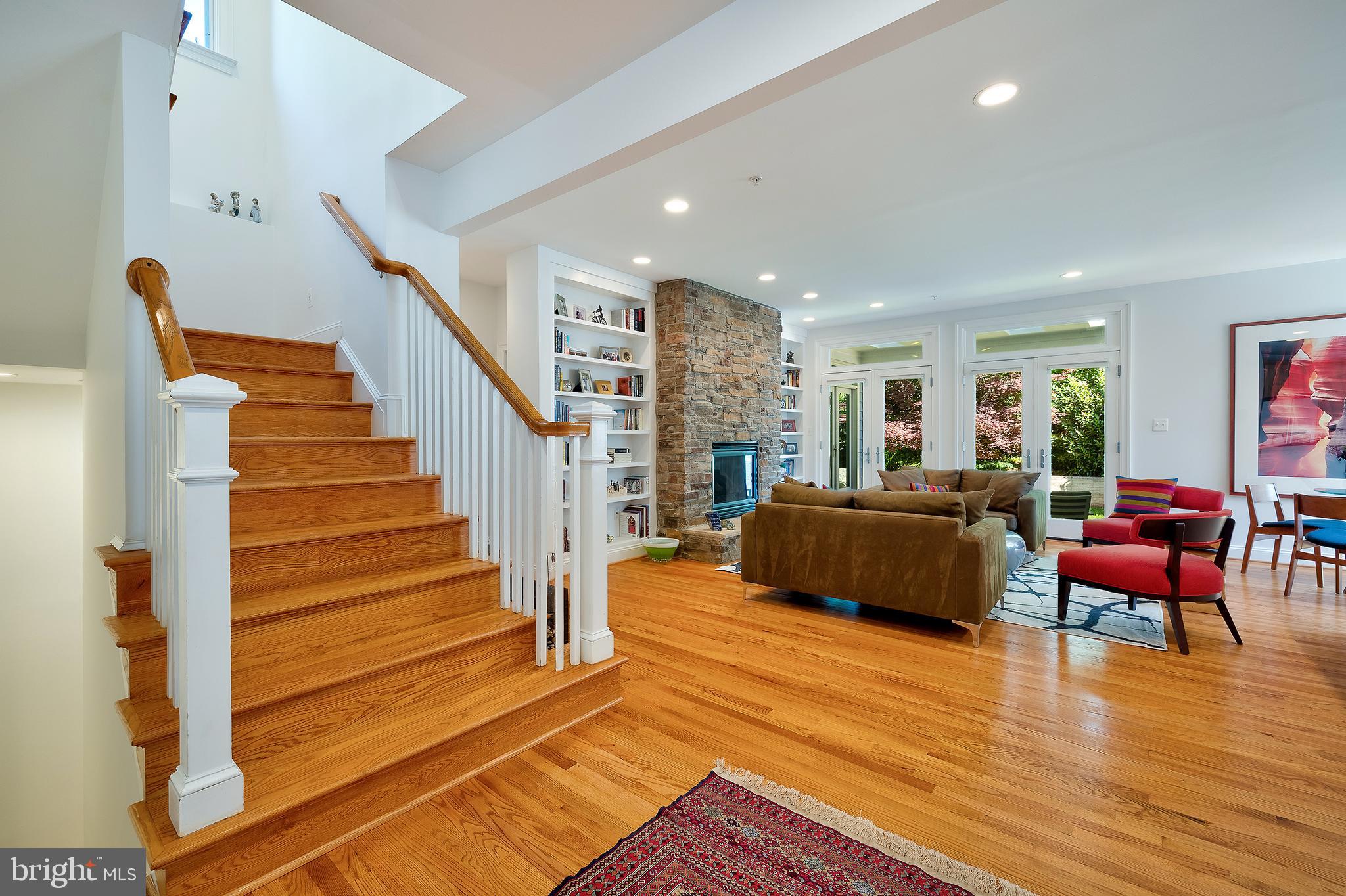 HENDRY ESTATES - Residential