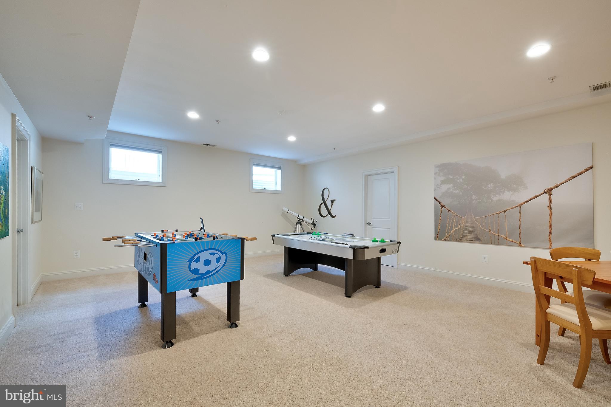 HENDRY ESTATES - Residential