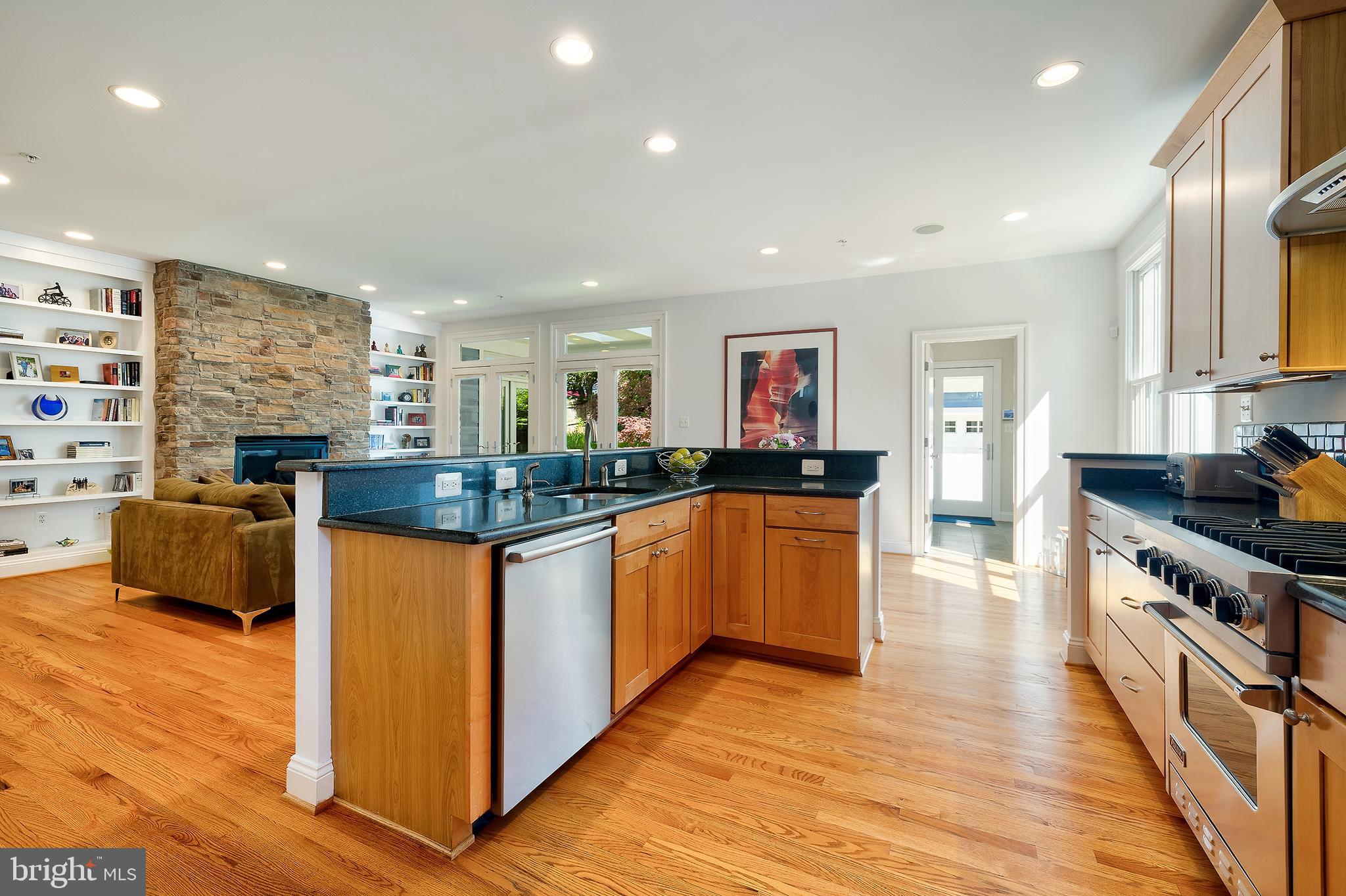 HENDRY ESTATES - Residential