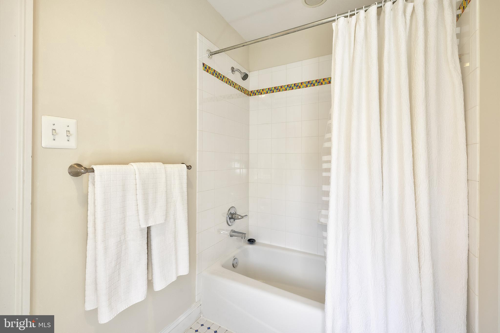 HENDRY ESTATES - Residential