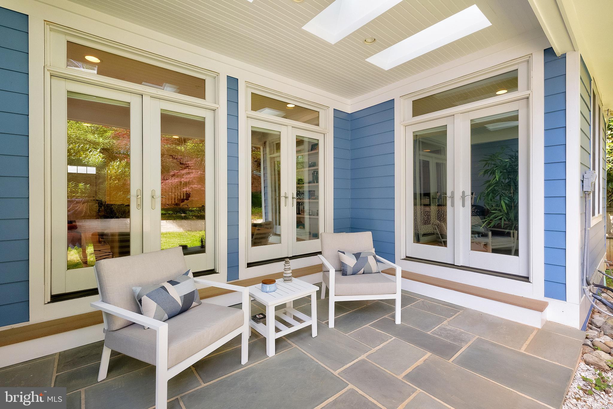 HENDRY ESTATES - Residential