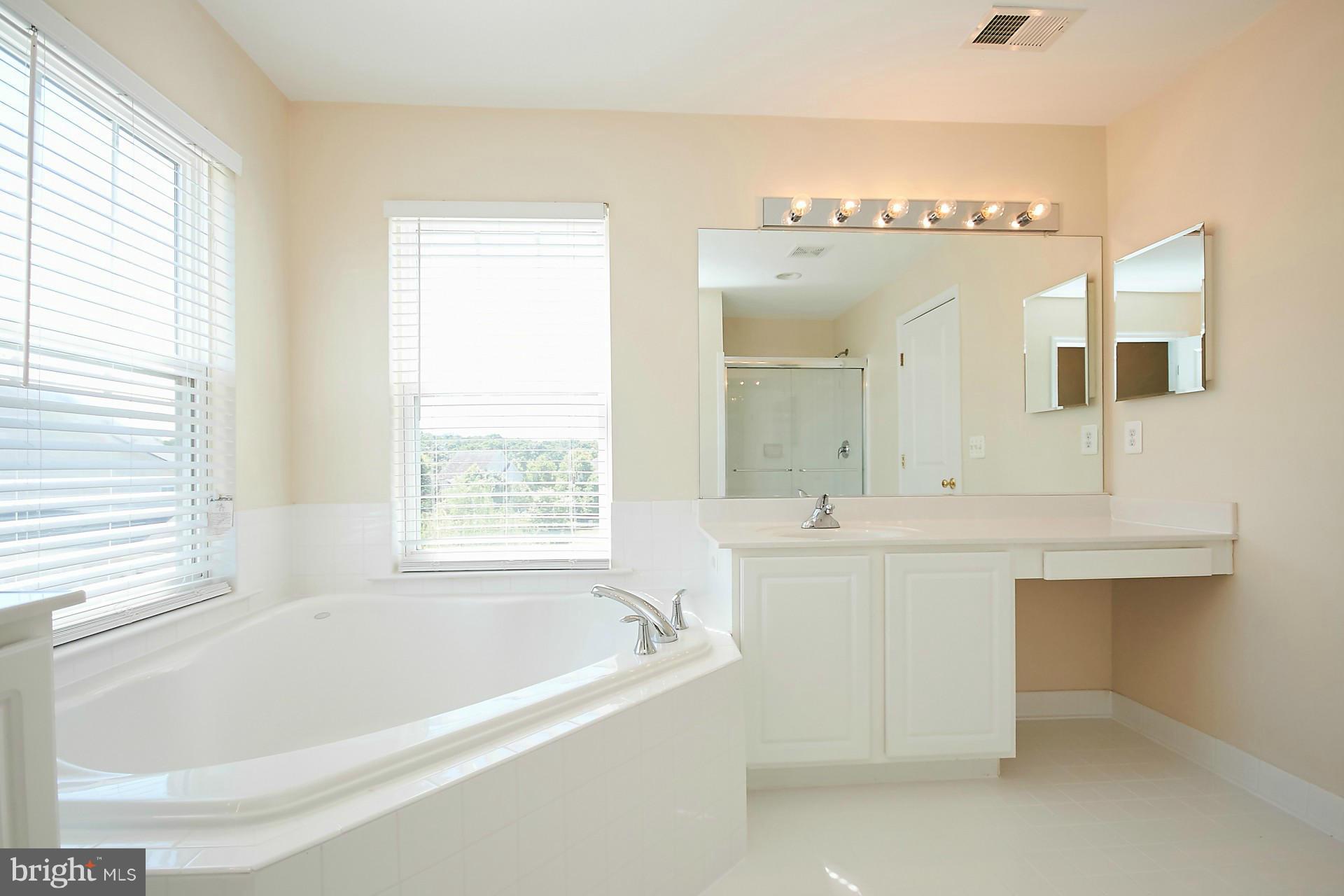 VINT HILL - Residential