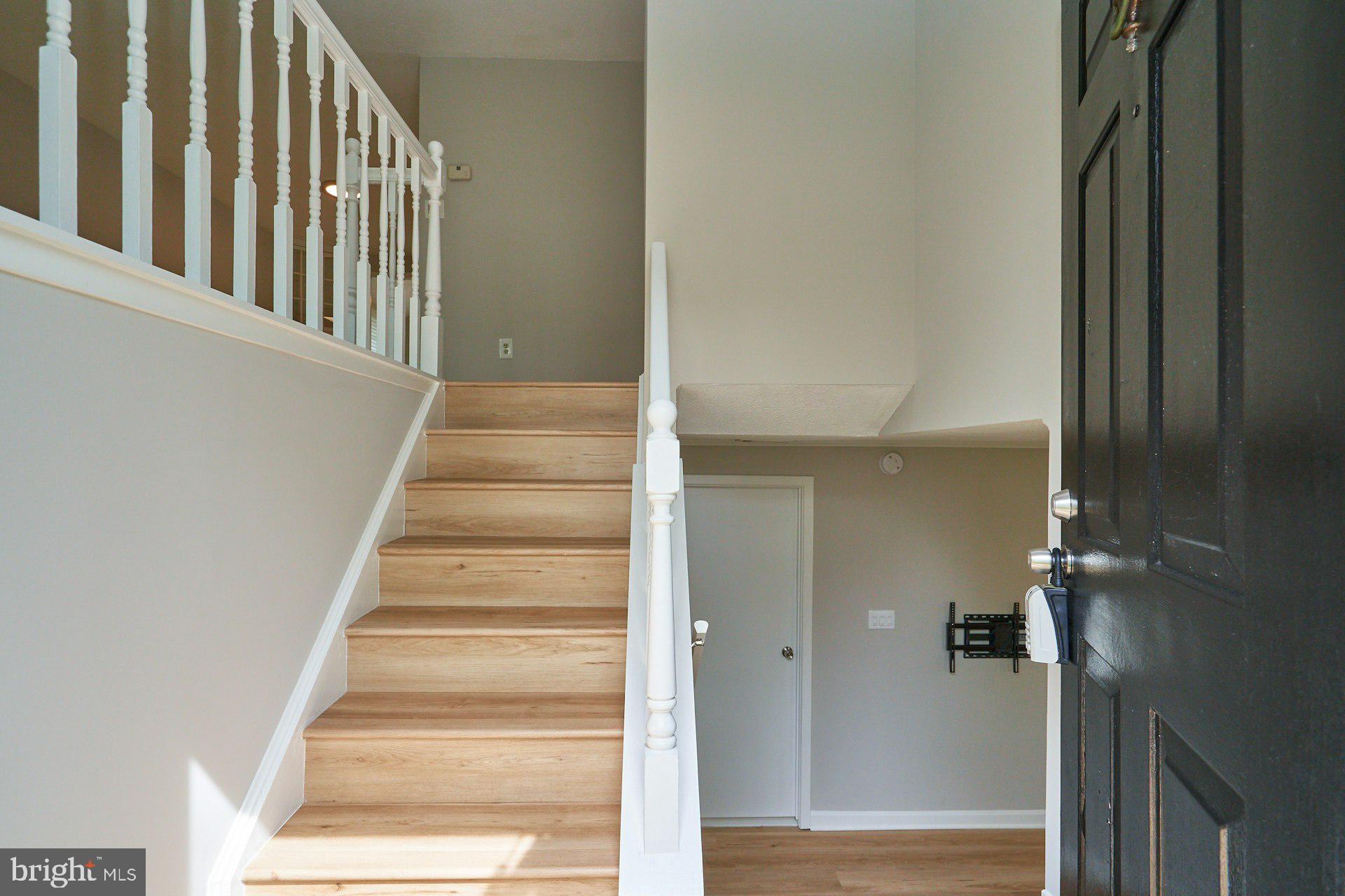 Search Homes 4 5717 OAK APPLE COURT