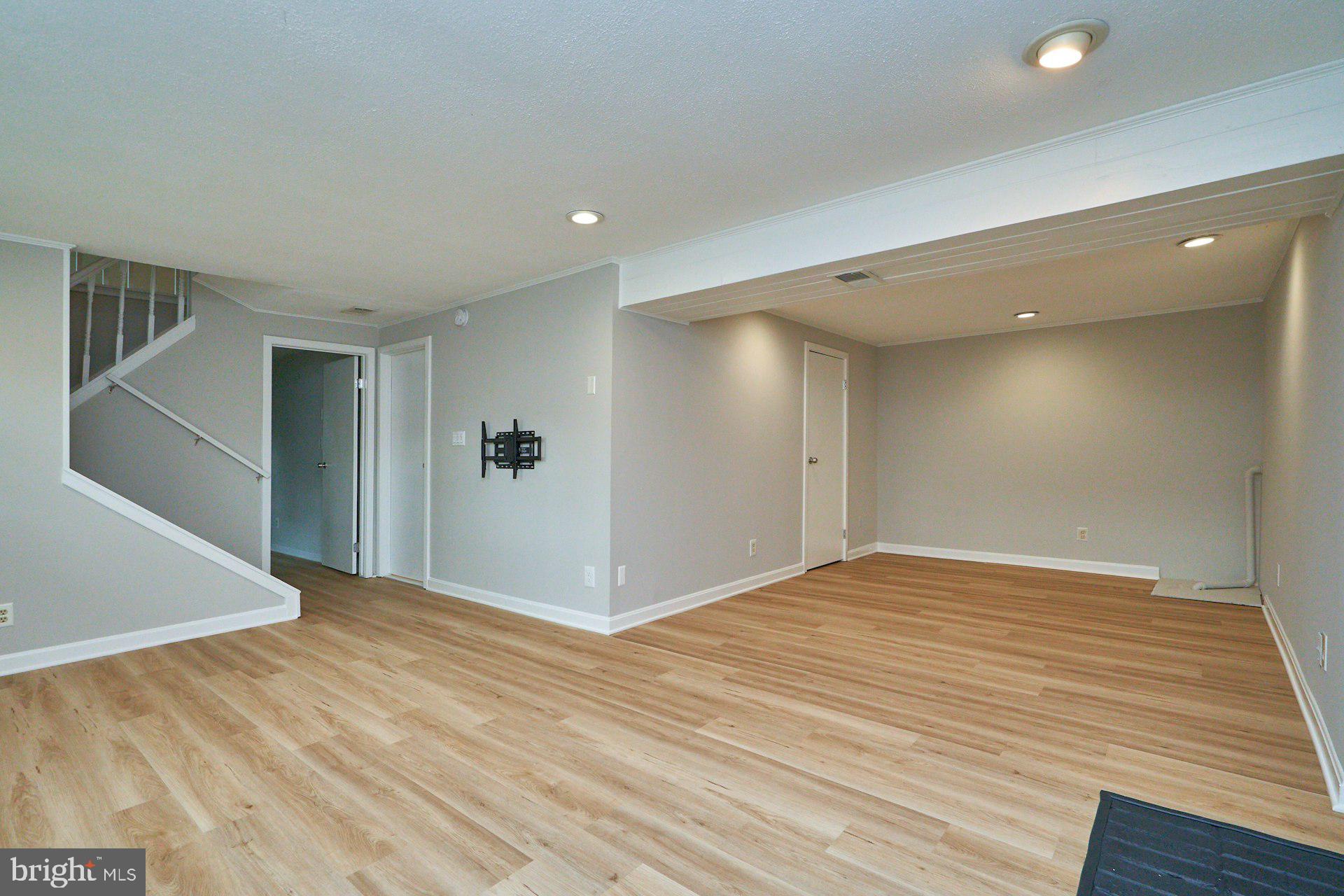 BURKE CENTRE - Residential