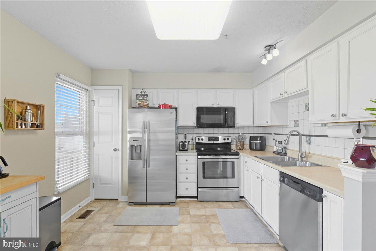 CASTLE STONE AT WHITE MARSH - Residential