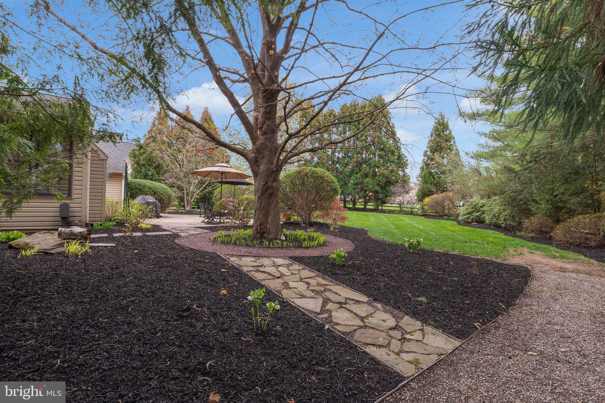 OLD MILL ESTS - Residential