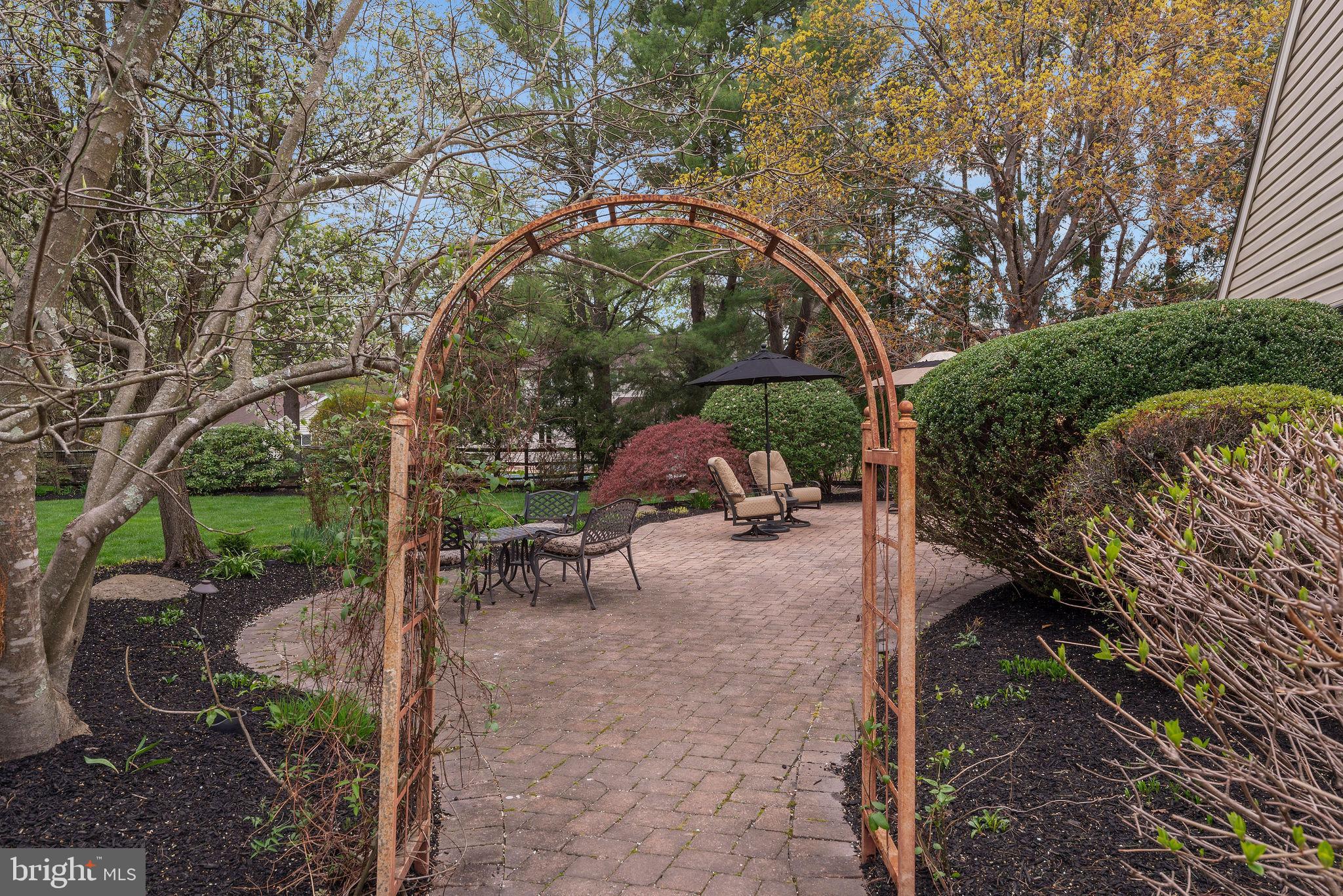 OLD MILL ESTS - Residential