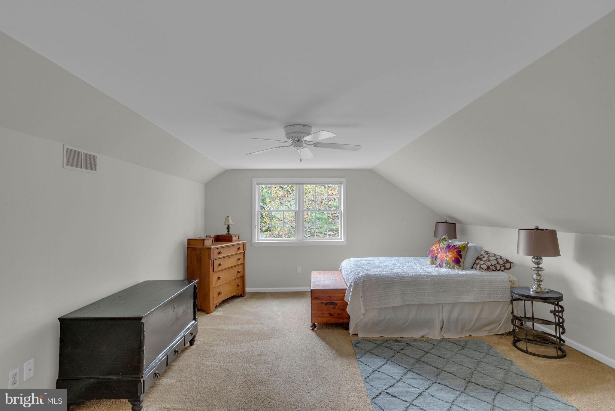 OLD MILL ESTS - Residential