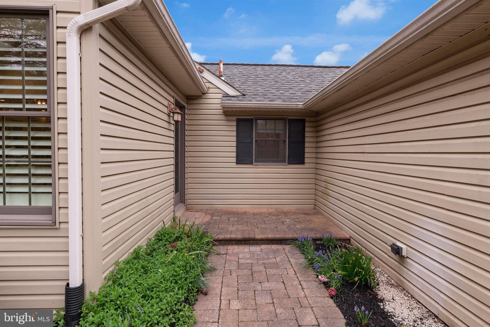 OLD MILL ESTS - Residential