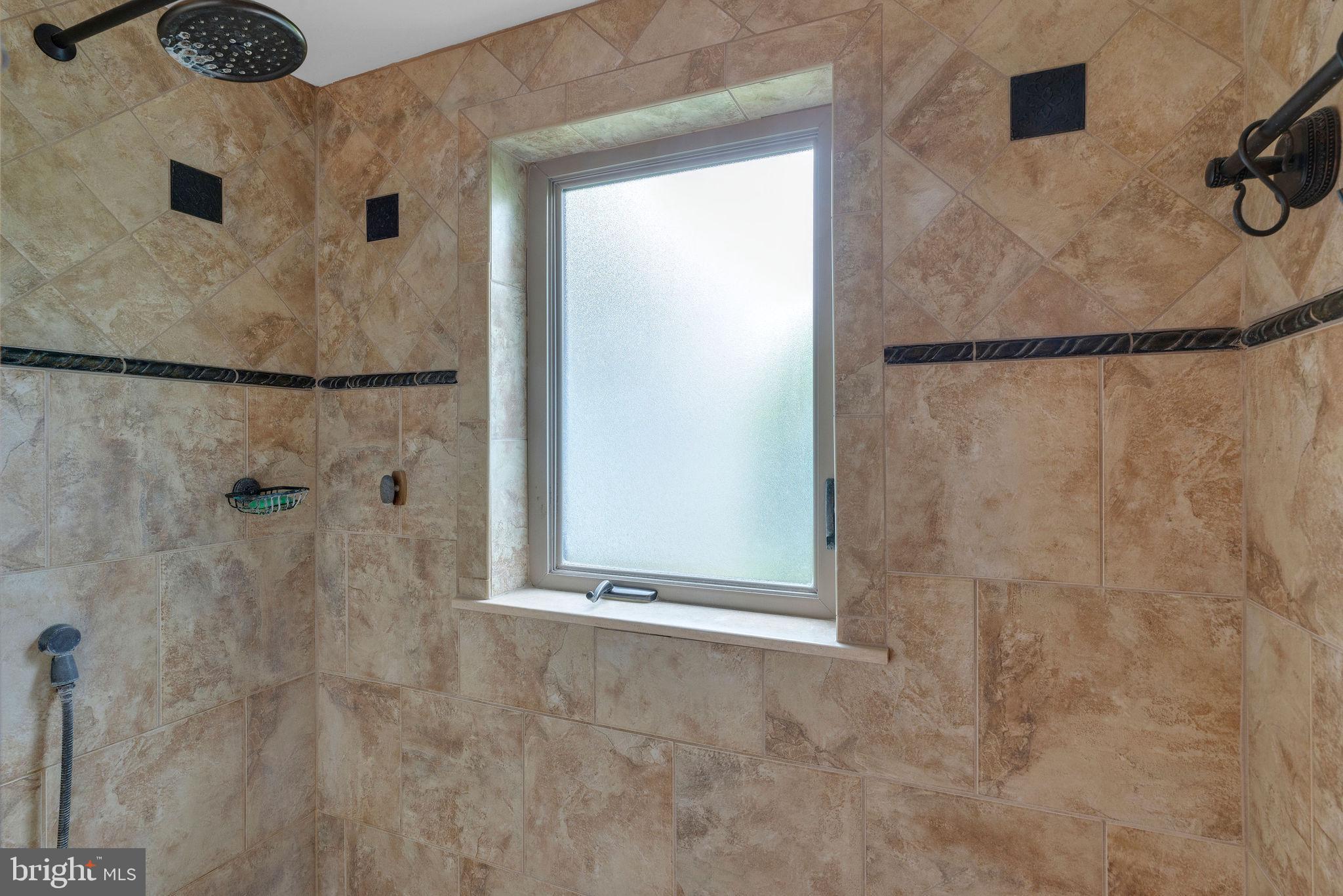 OLD MILL ESTS - Residential