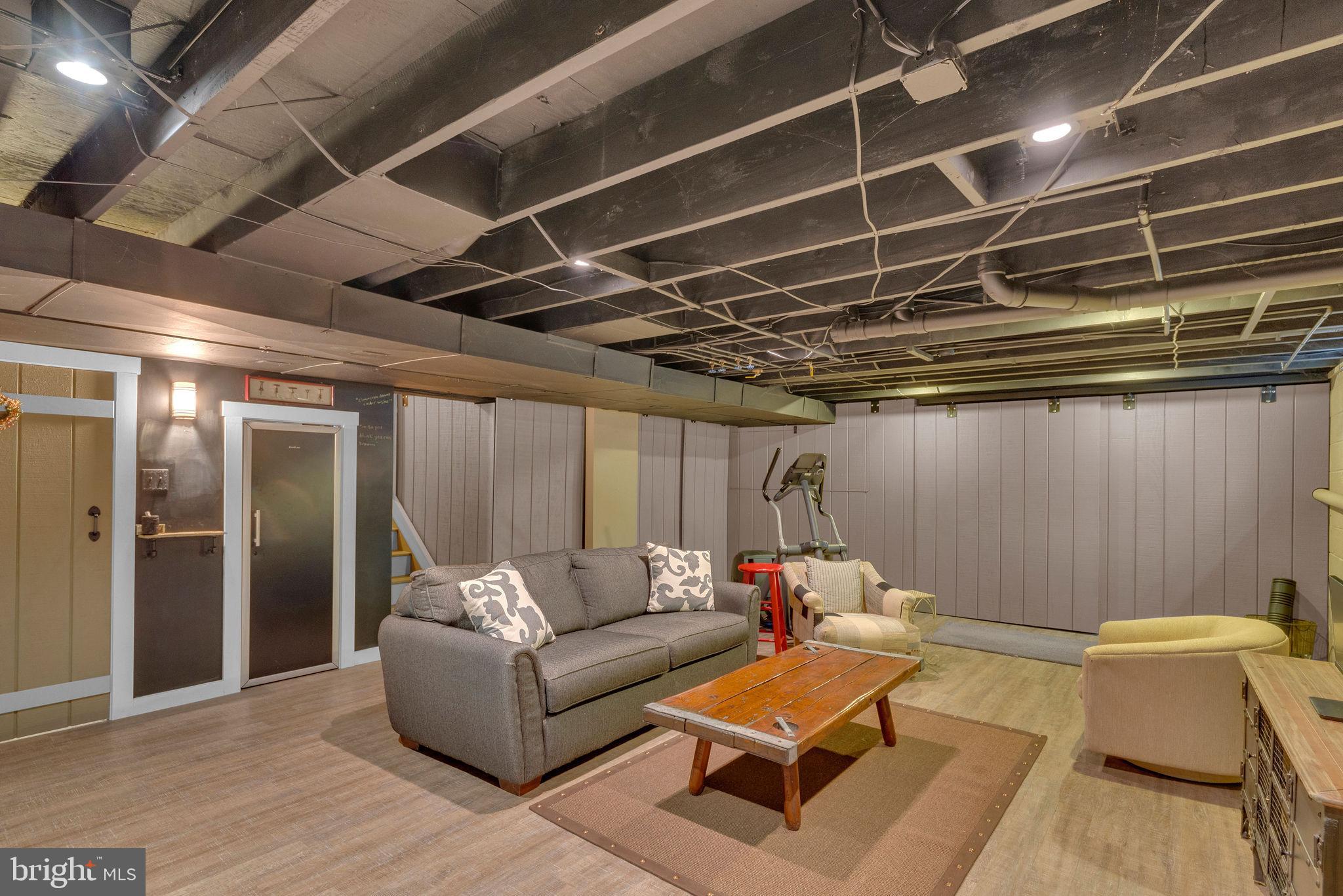 OLD MILL ESTS - Residential