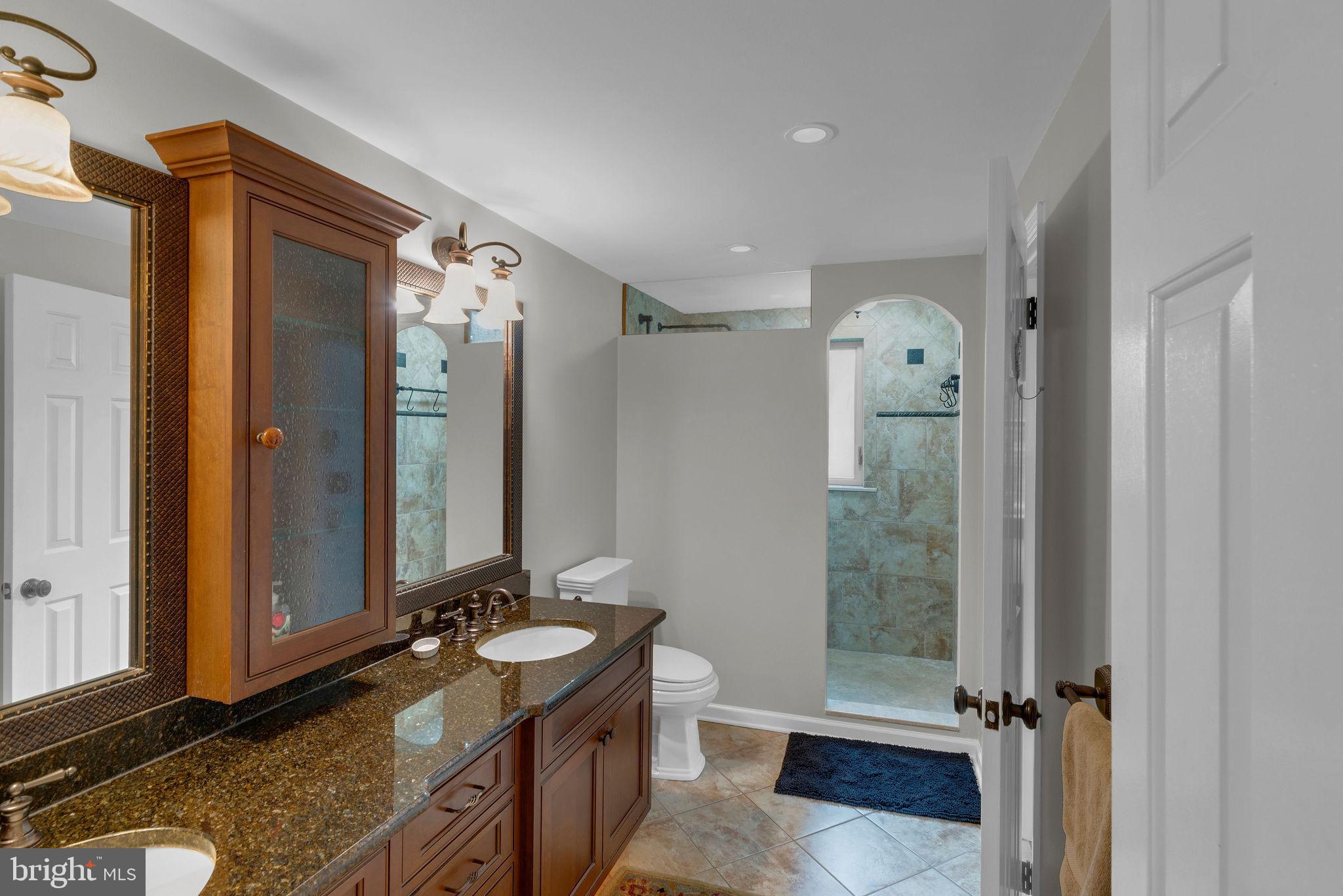 OLD MILL ESTS - Residential