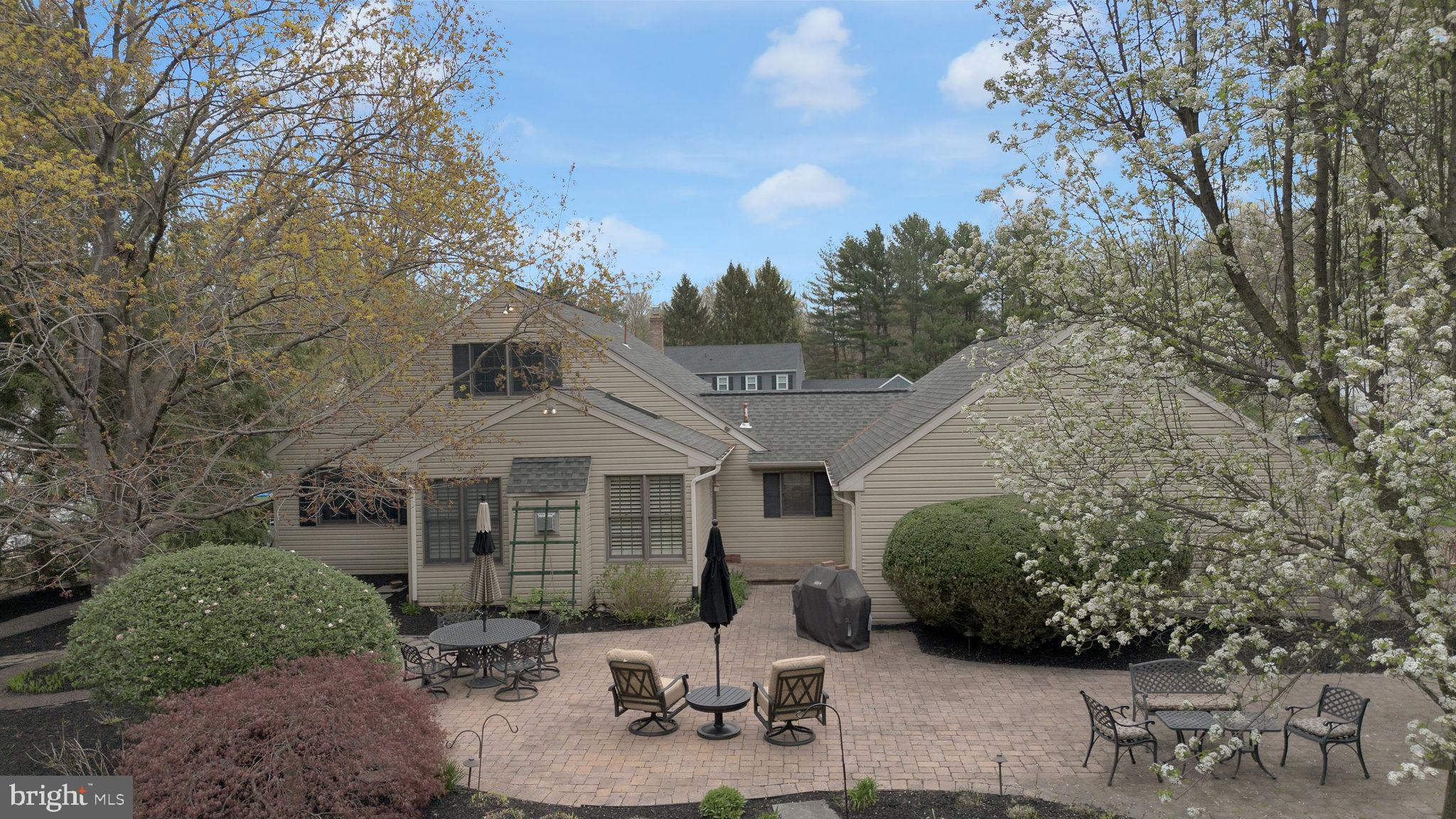 OLD MILL ESTS - Residential