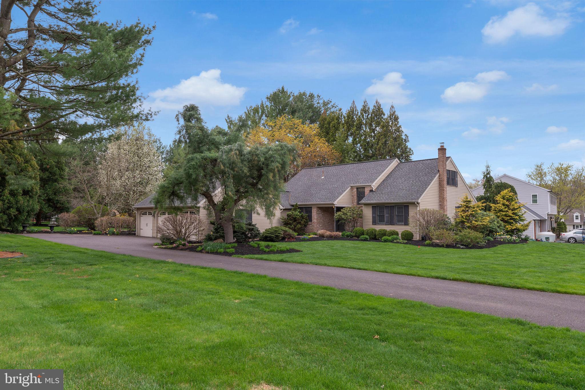 OLD MILL ESTS - Residential