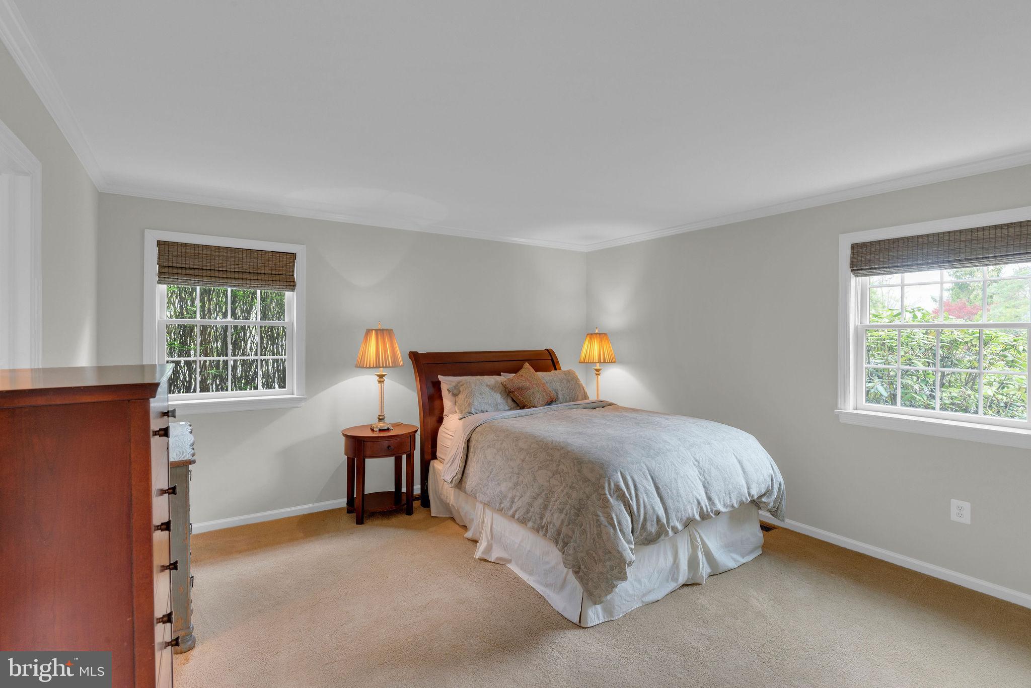 OLD MILL ESTS - Residential