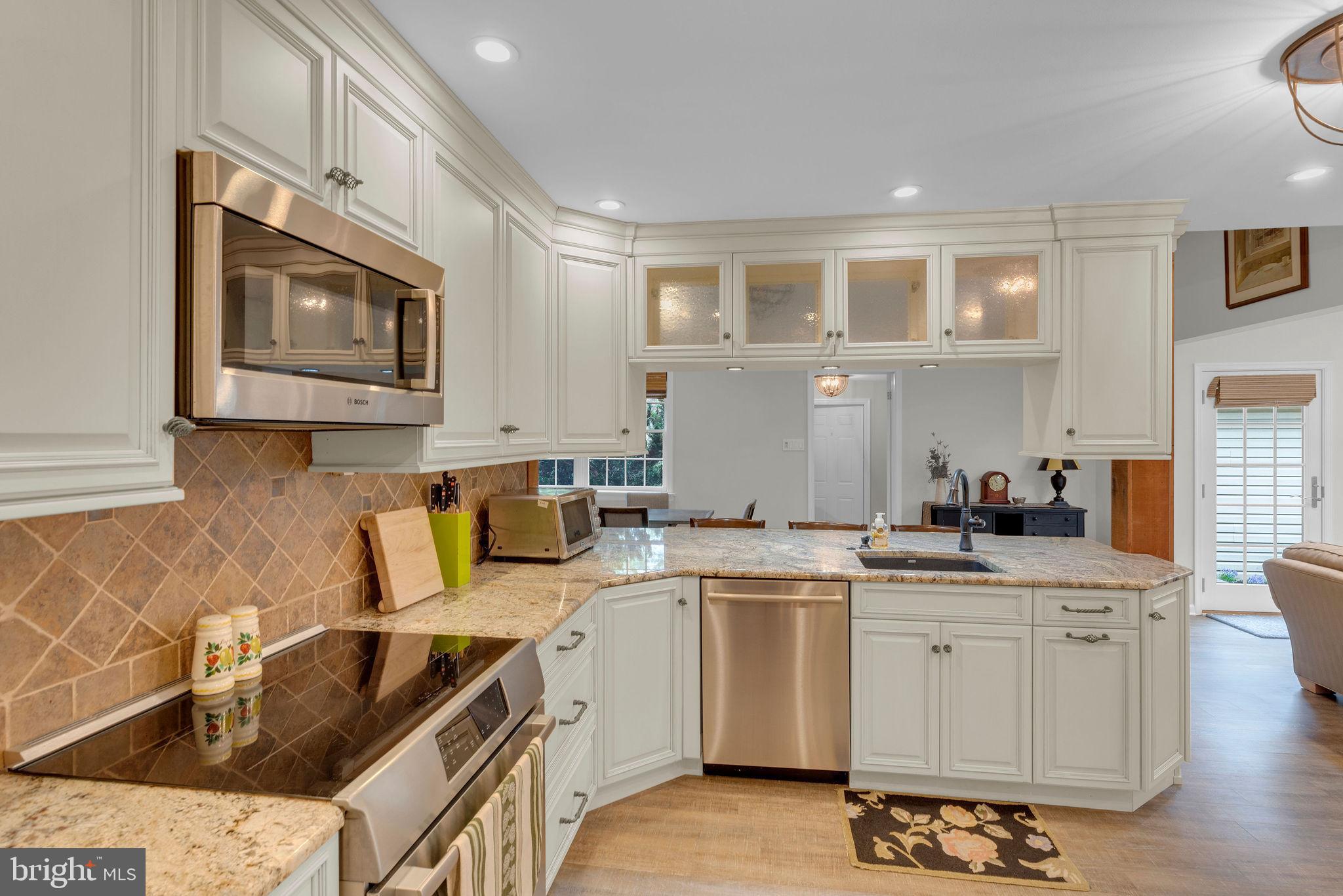 OLD MILL ESTS - Residential