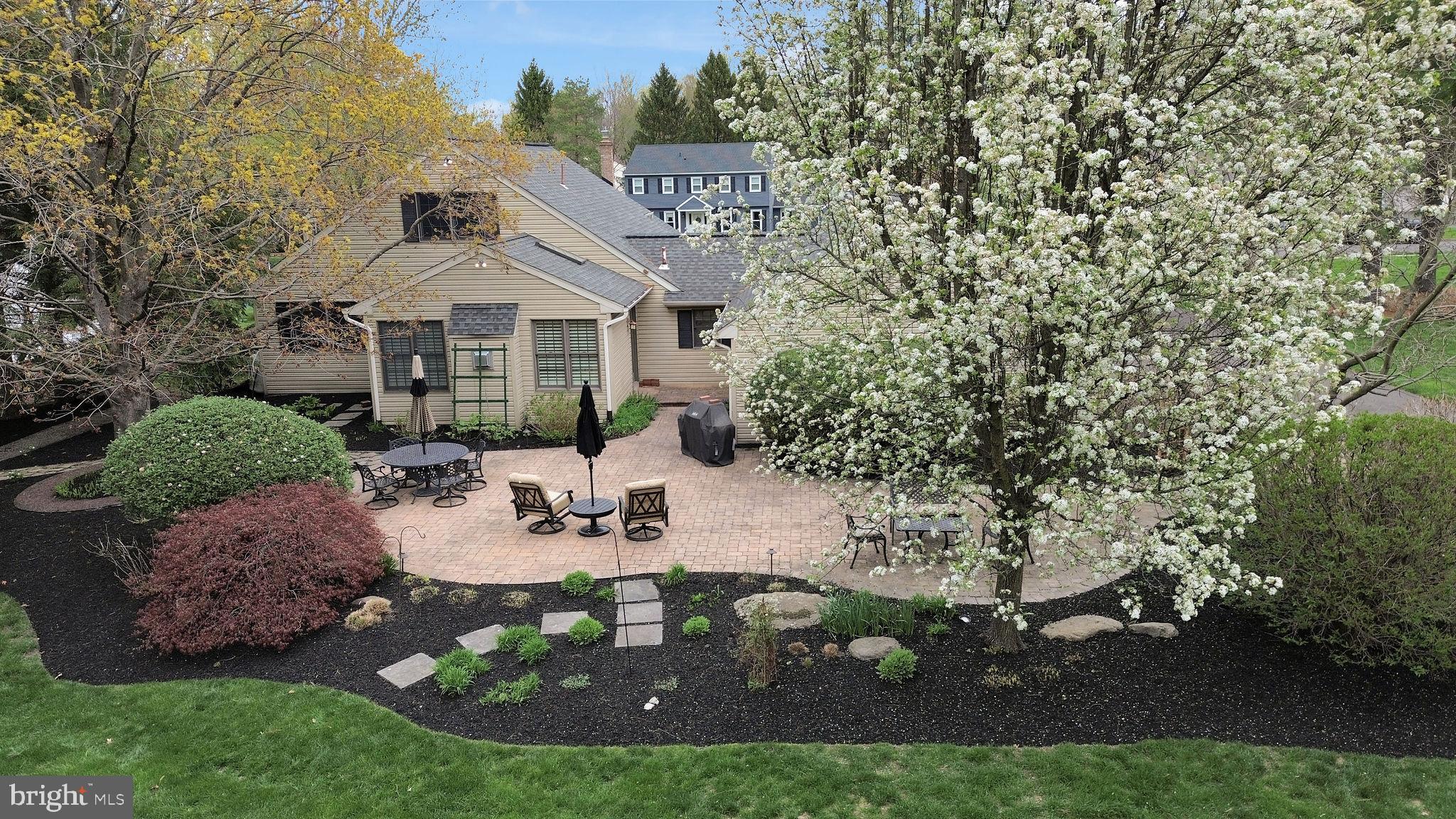 OLD MILL ESTS - Residential