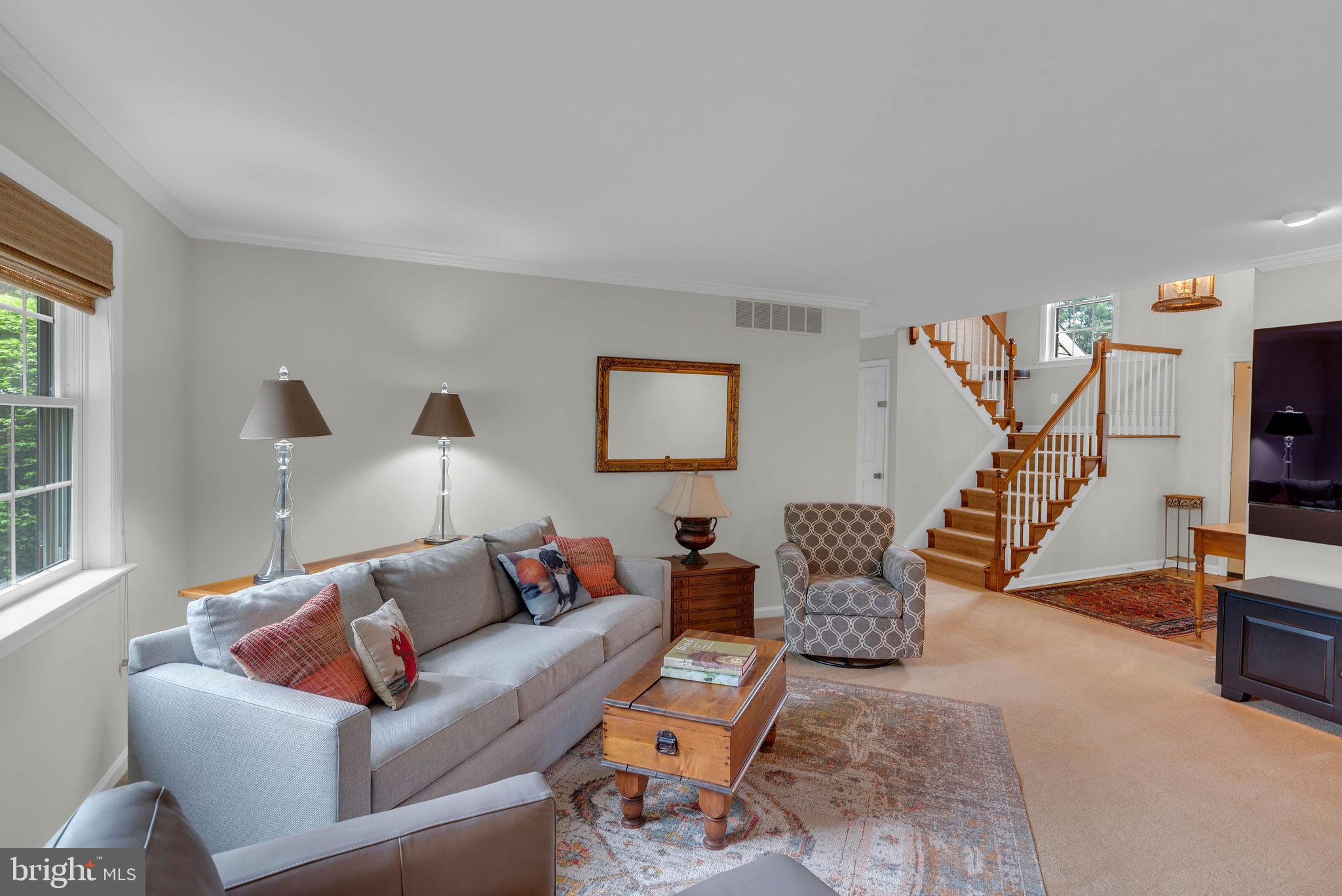 OLD MILL ESTS - Residential