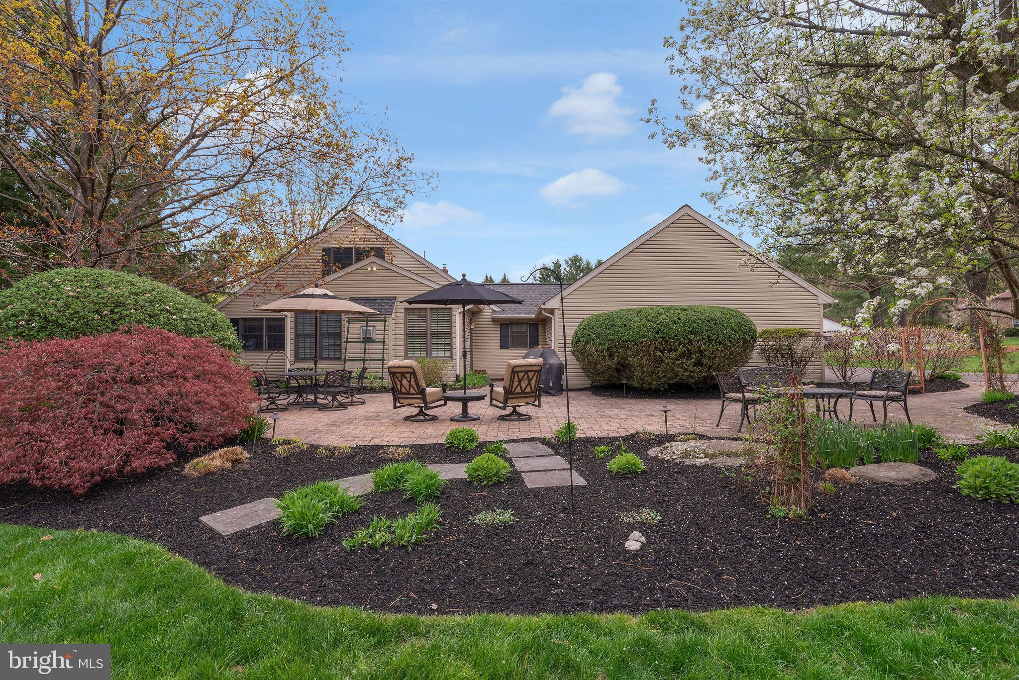 OLD MILL ESTS - Residential