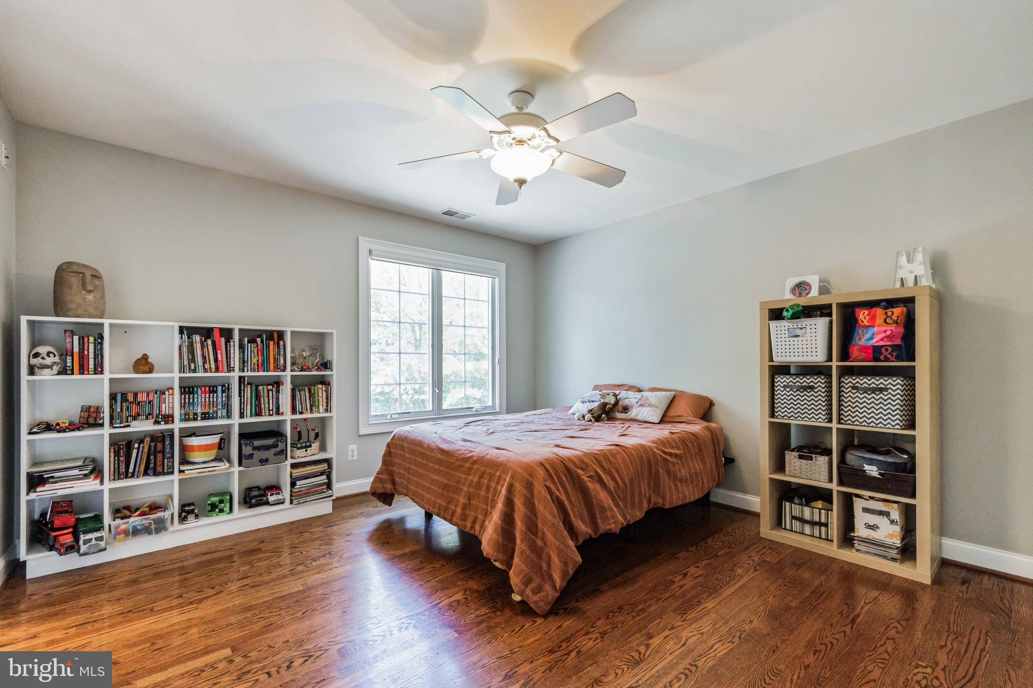 OAK HOLLOW - Residential