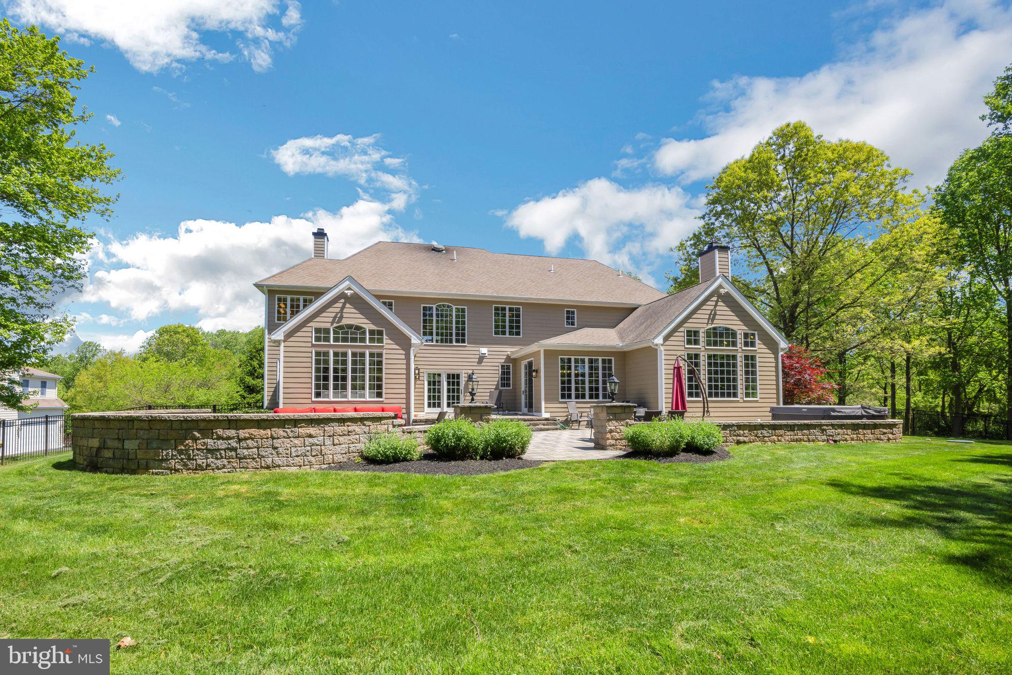 OAK HOLLOW - Residential