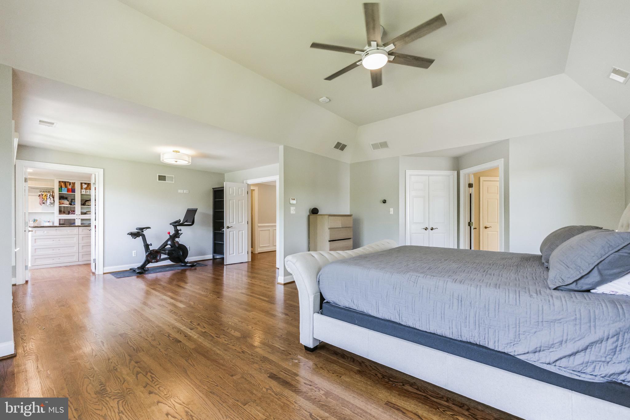 OAK HOLLOW - Residential