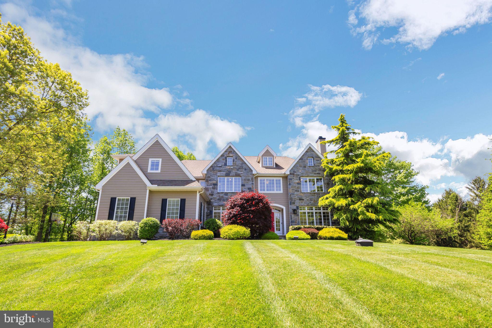 OAK HOLLOW - Residential