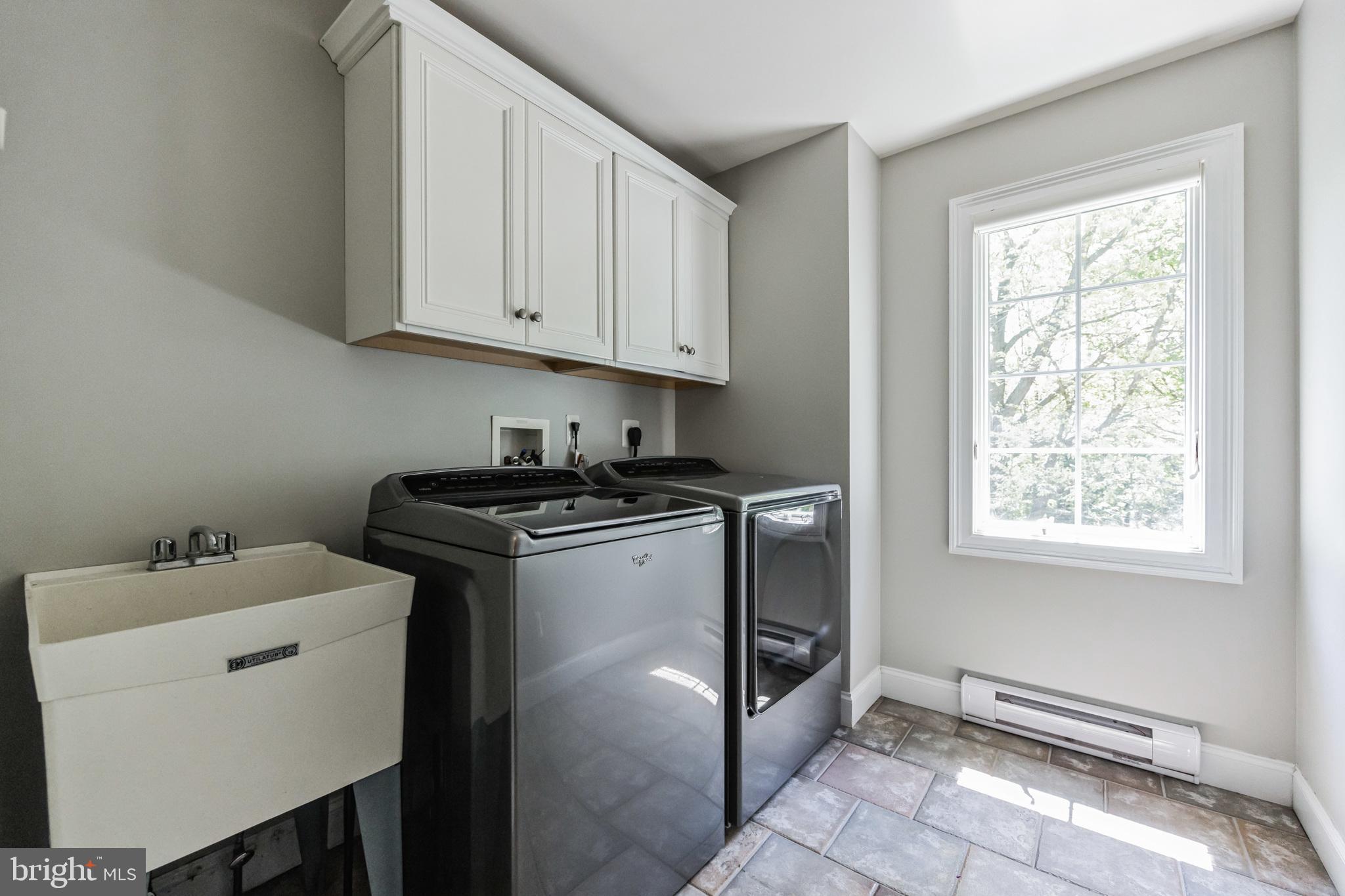 OAK HOLLOW - Residential