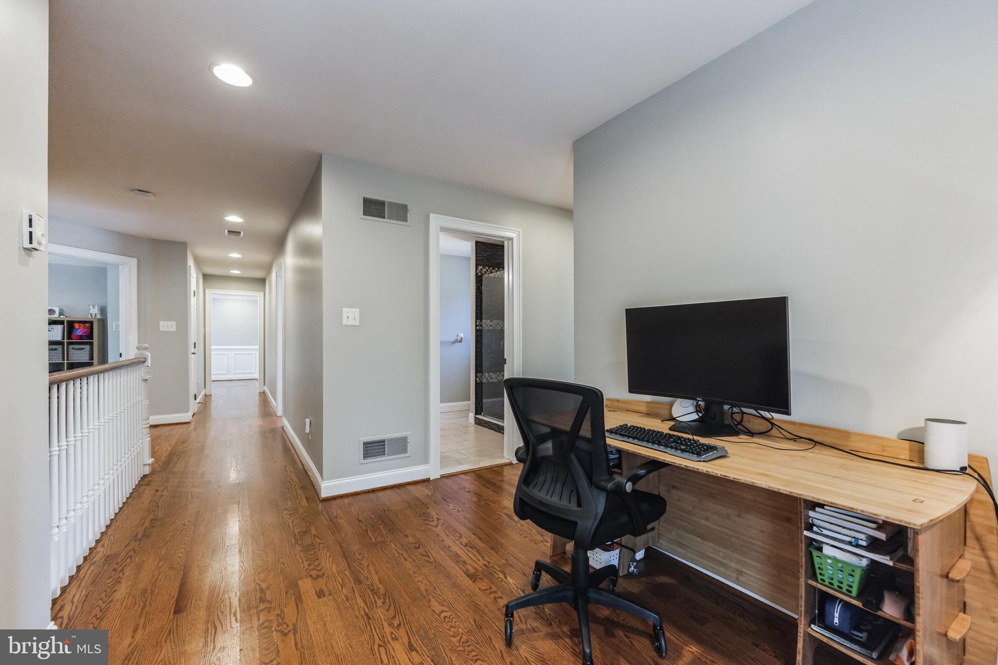 OAK HOLLOW - Residential