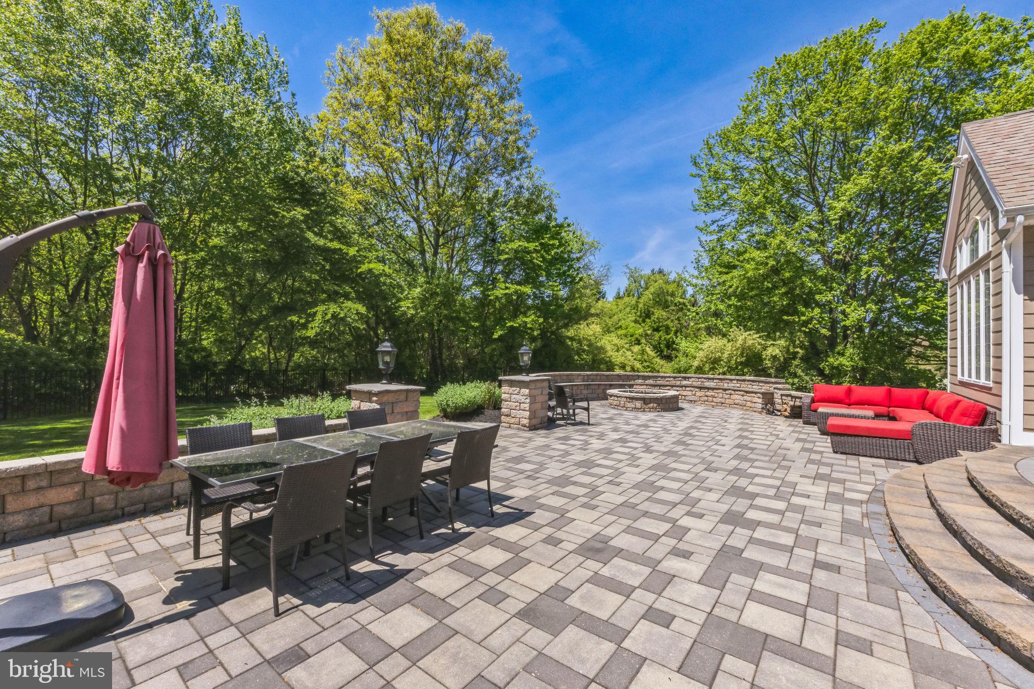 OAK HOLLOW - Residential