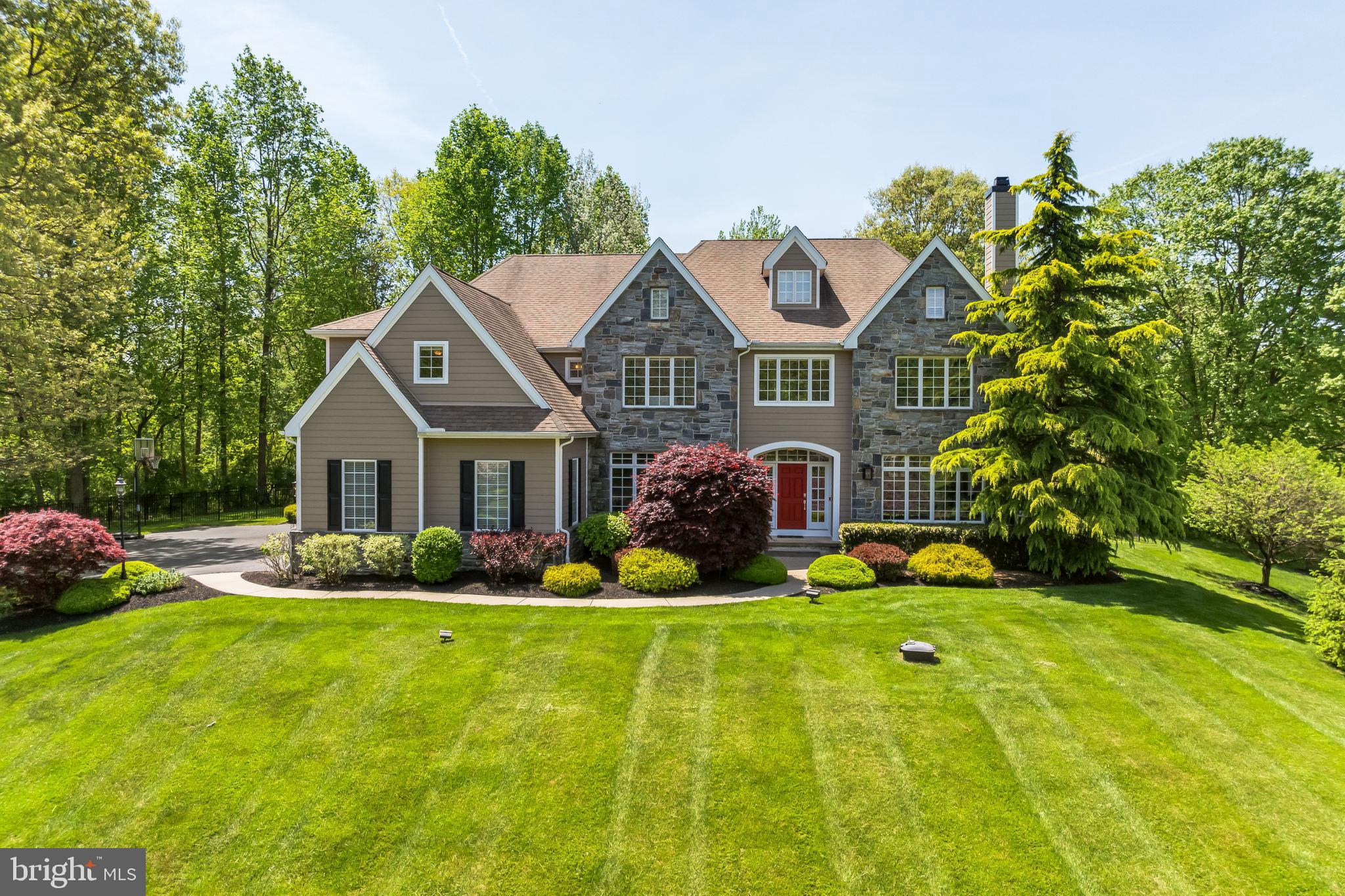 OAK HOLLOW - Residential