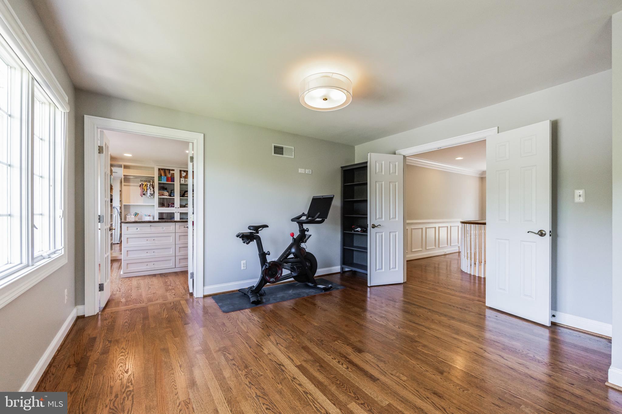 OAK HOLLOW - Residential