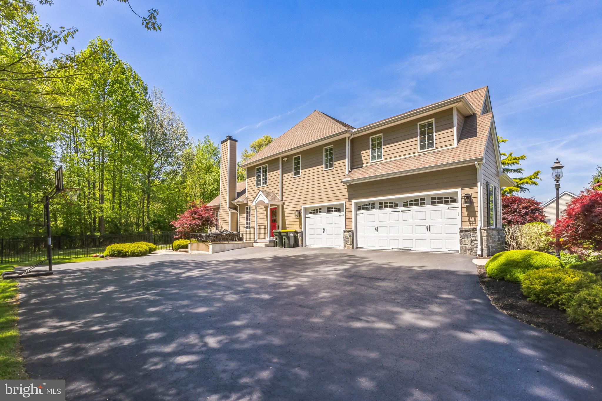 OAK HOLLOW - Residential