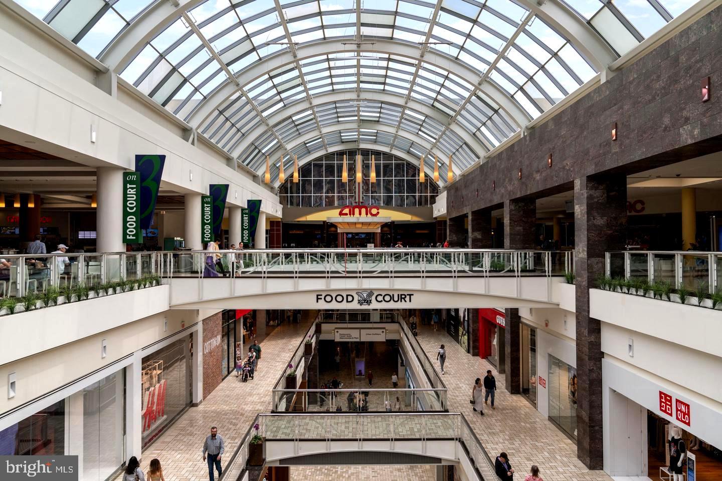 GATES OF MCLEAN - Residential